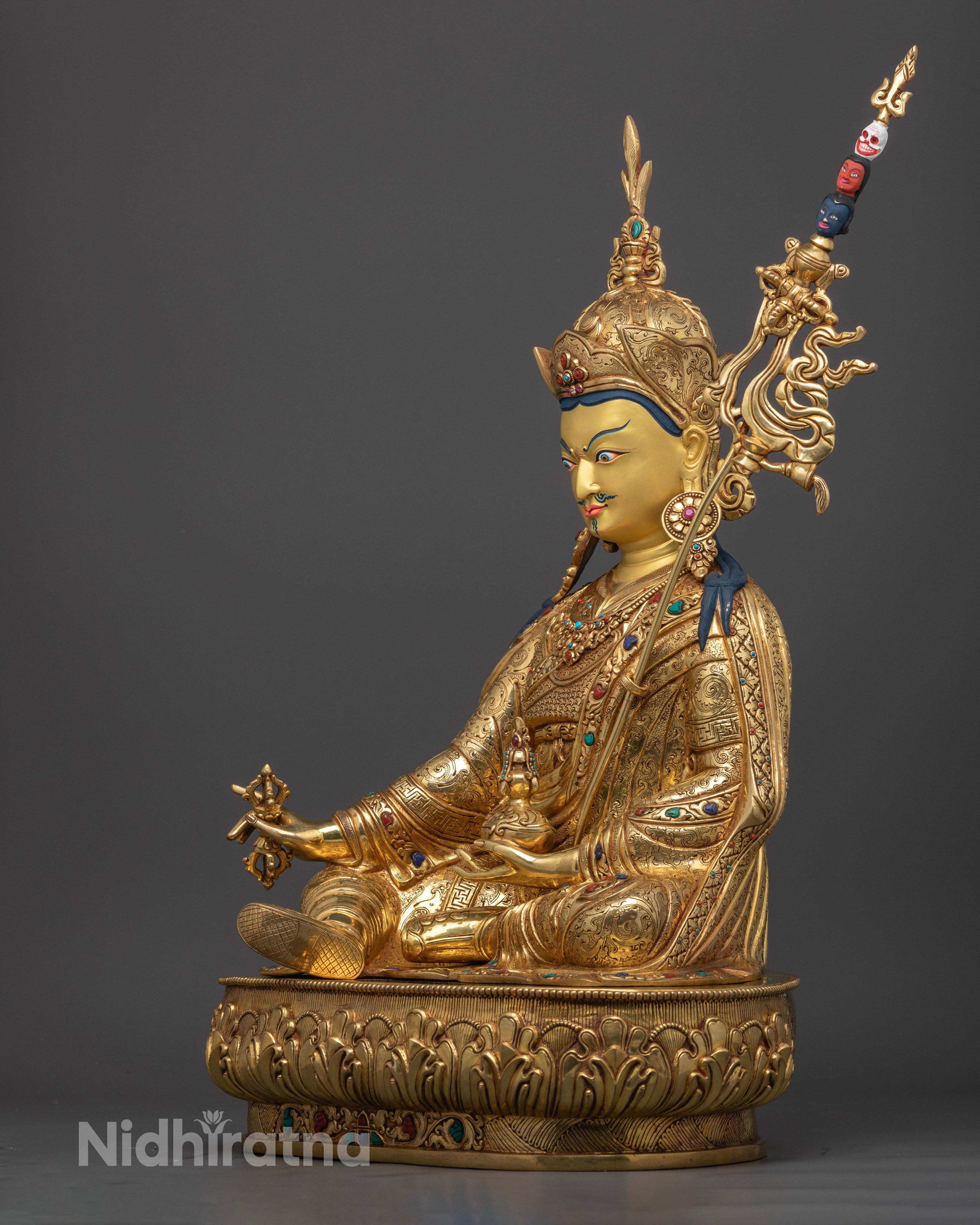 Guru Pema Jungne Statue: Symbol of Wisdom & Compassion