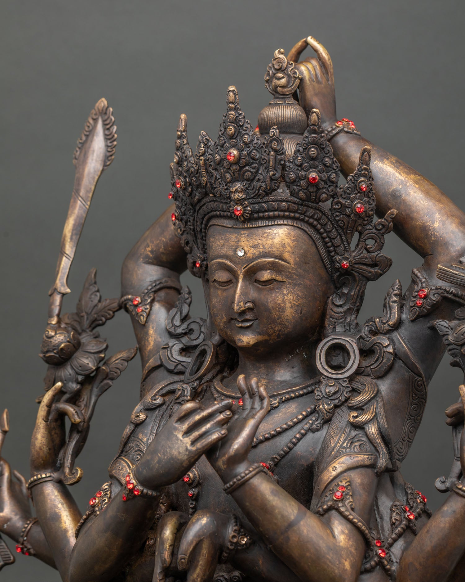 Namasangiti statue with Dharmachakra Mudra and wisdom sword