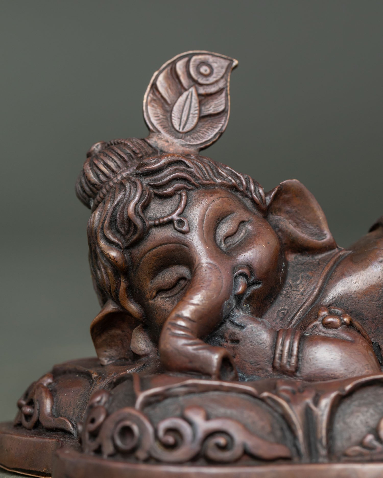 Peaceful Bal Ganesh statue for spiritual home decor