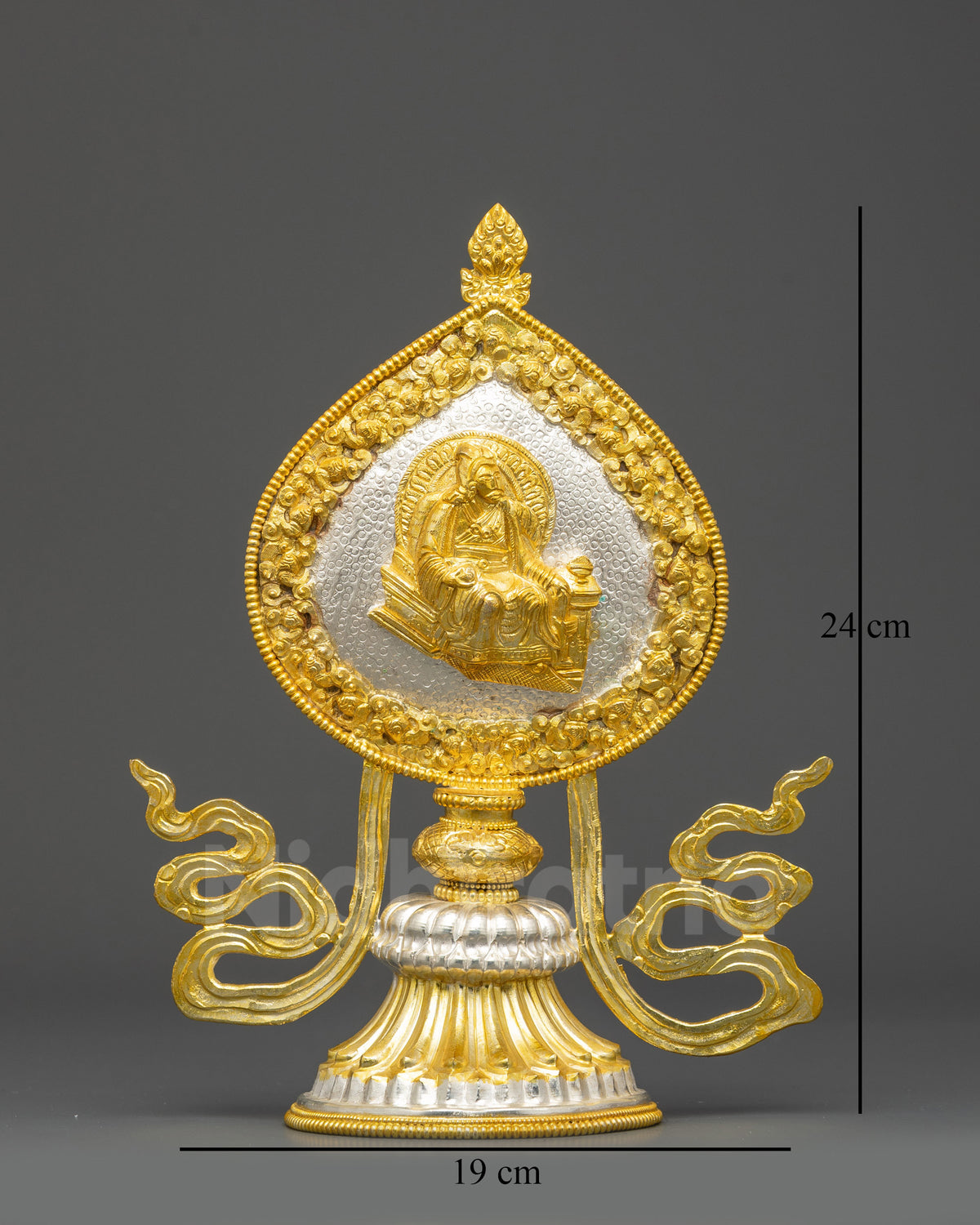 Seven Precious Possessions Chakravartin Set with lotus bases and cloud motifs