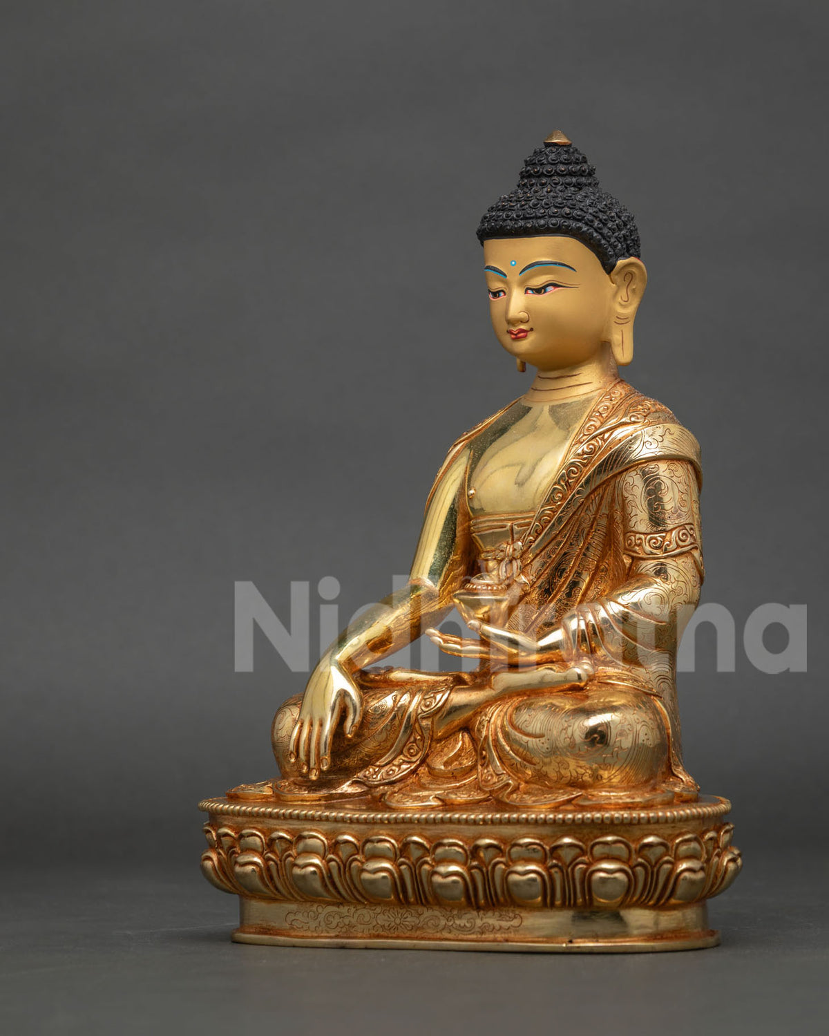 Shakyamuni Buddha statue bhumisparsha mudra begging bowl.