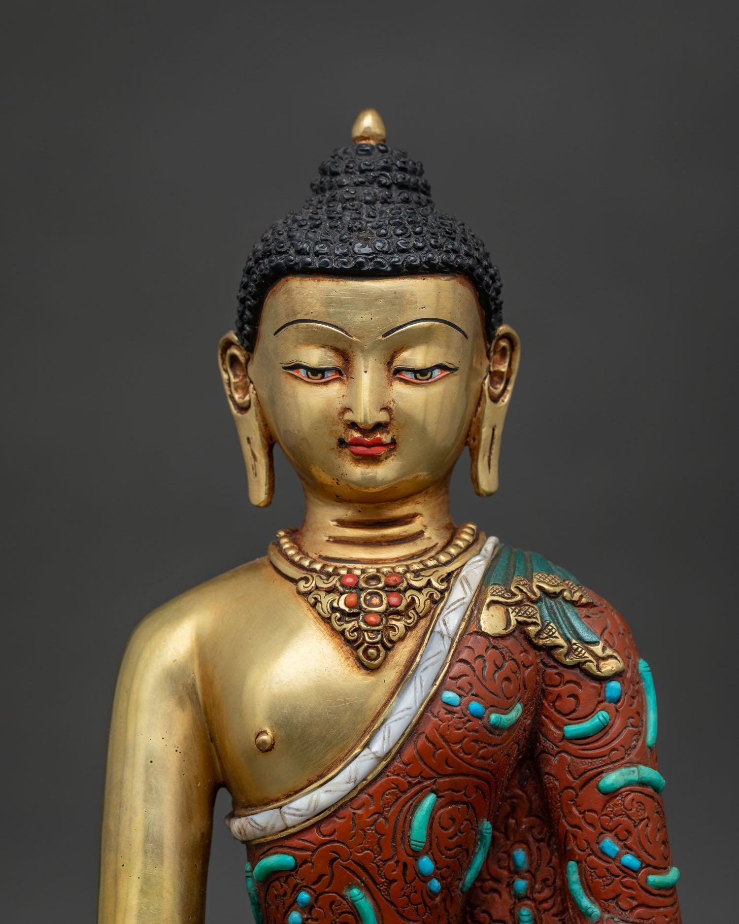 Shakyamuni Buddha Statue Nepalese copper sculpture with gold gilding regular close up