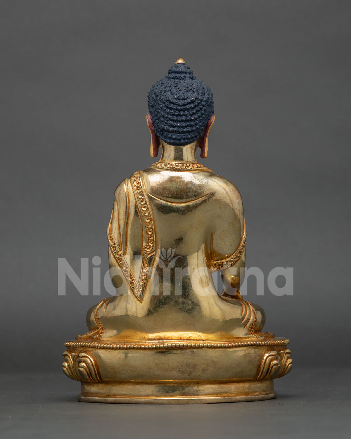 Shakyamuni Buddha statue symbol of wisdom compassion mindfulness Dharma.