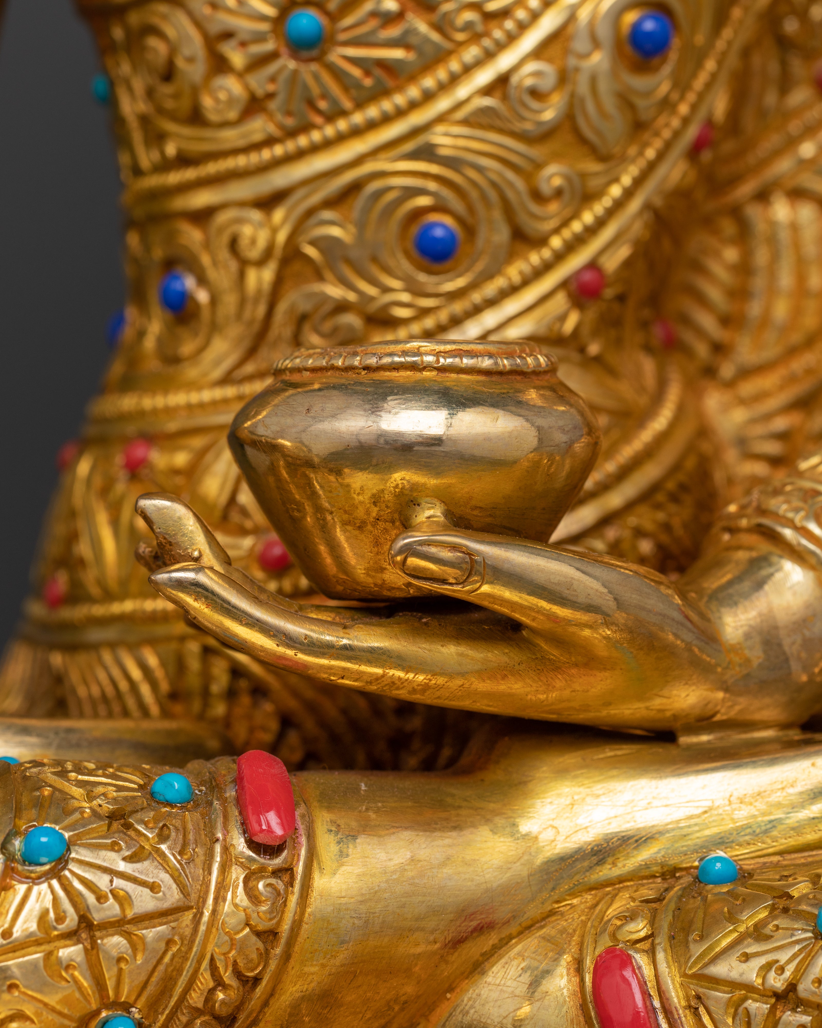 alms bowl of shakyamuni buddha statue