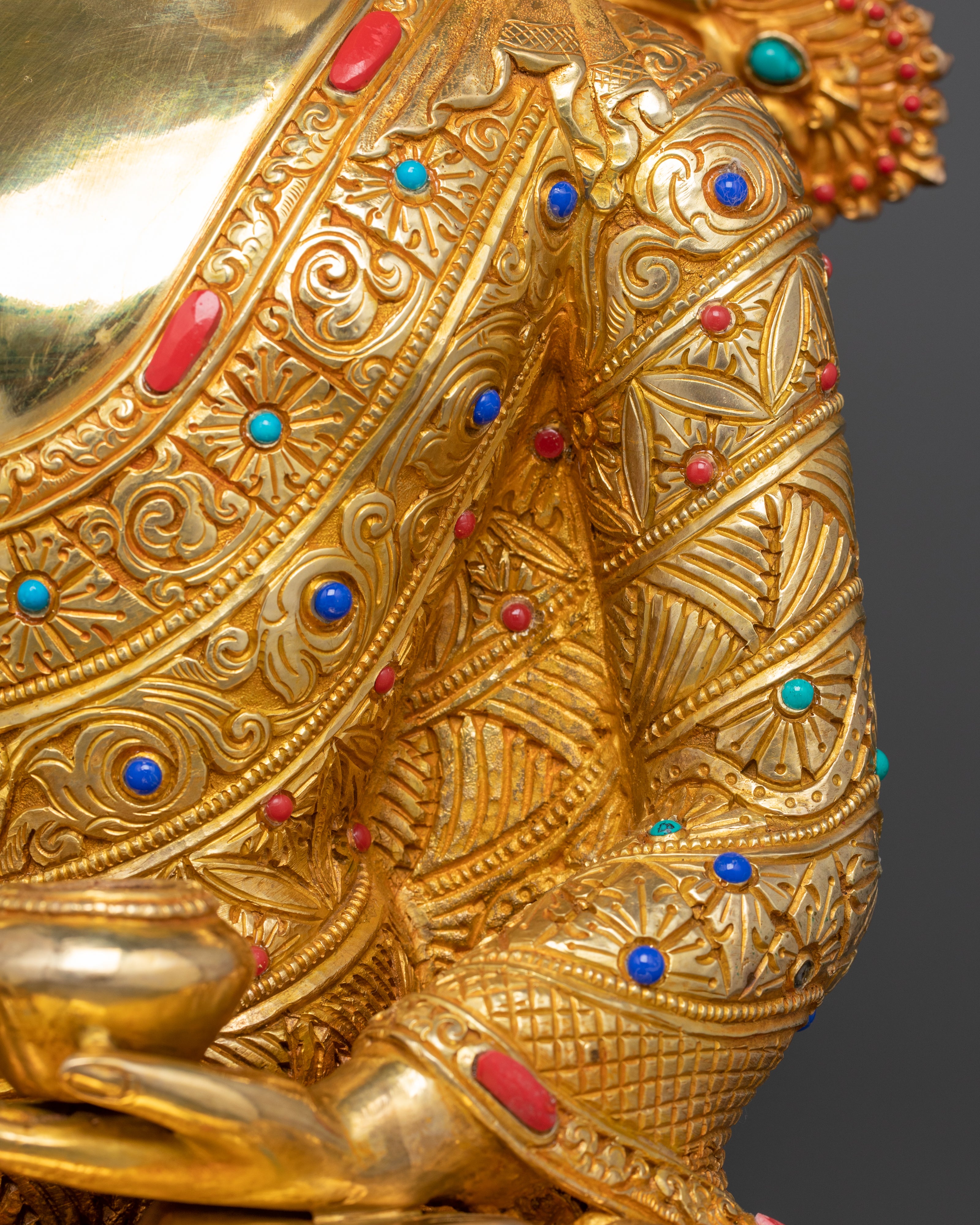 robe of gold plated shakyamuni buddha statue