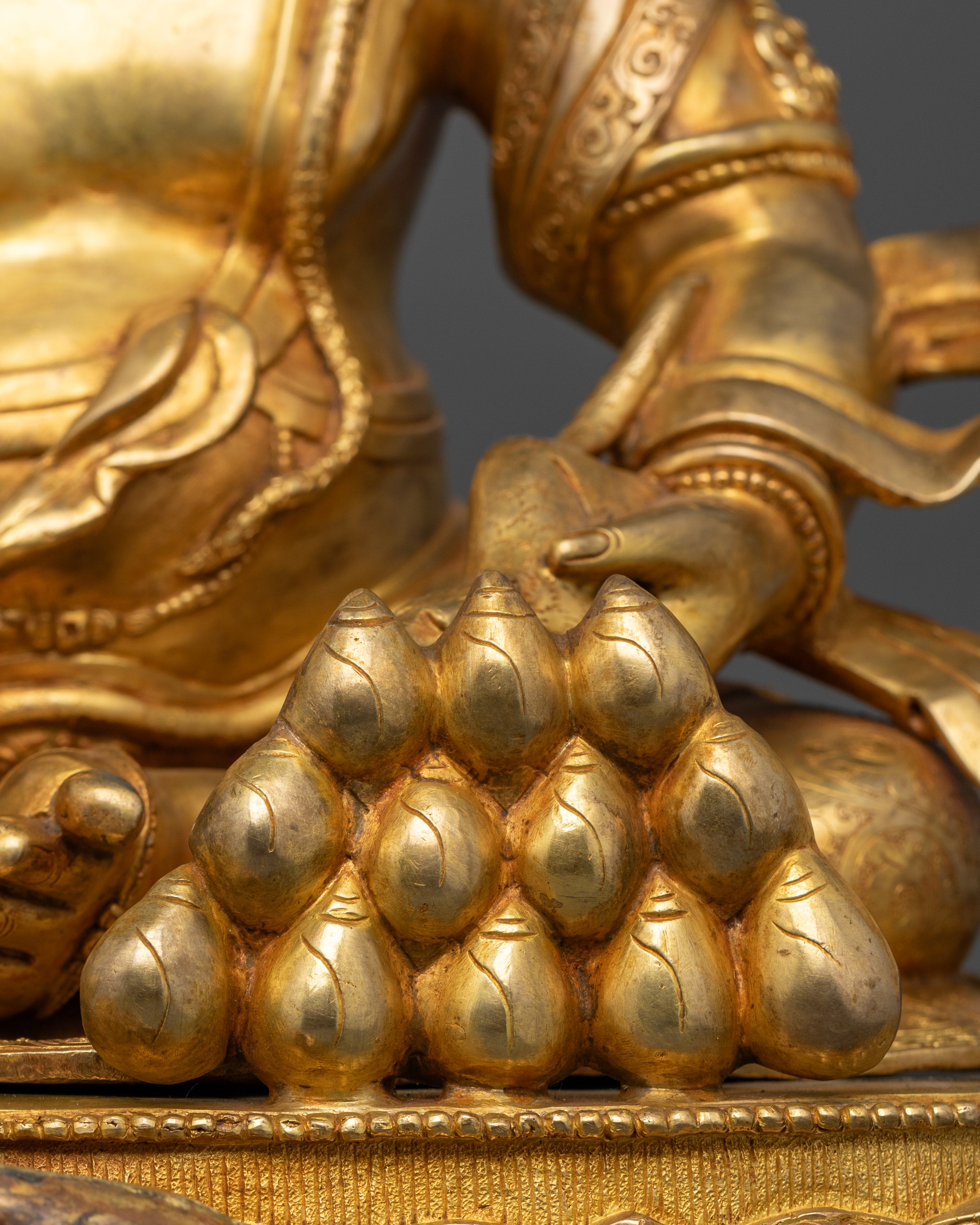 Divine Zambhala Statue: Handcrafted for Wealth