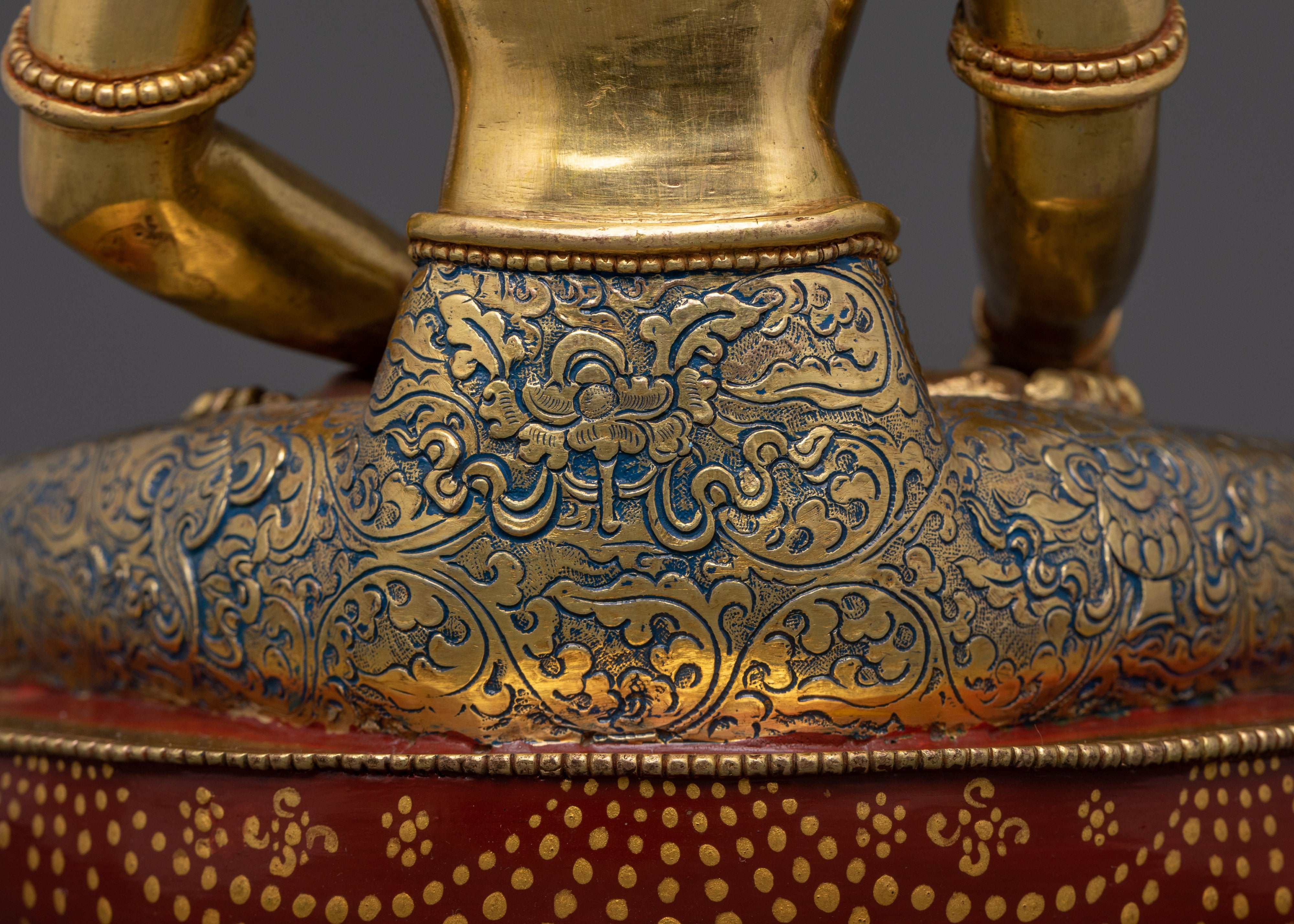 Radiant Majesty: The Crowned Shakyamuni Buddha in Gold
