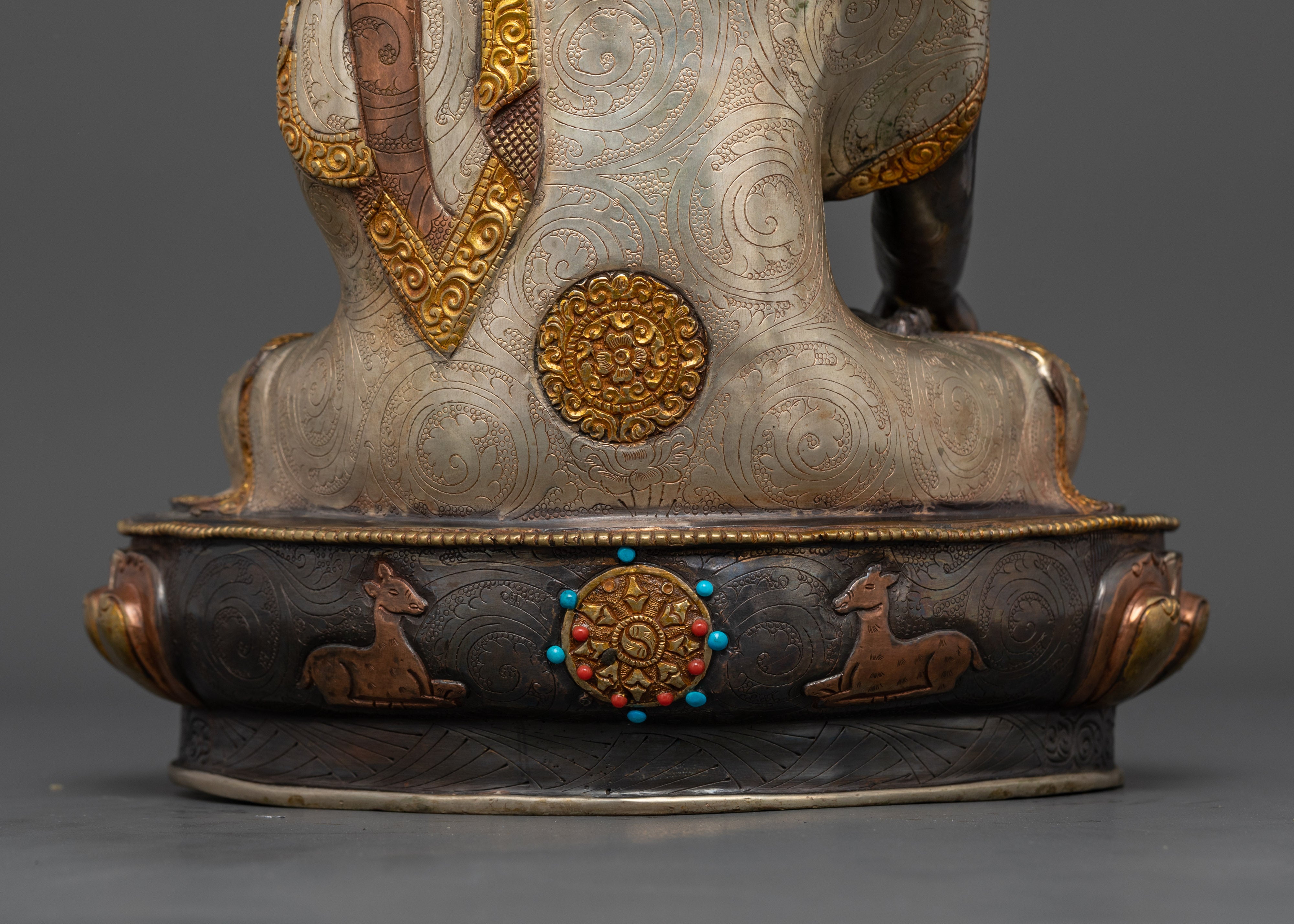 Beautiful Handcrafted Buddha Sakyamuni Statue