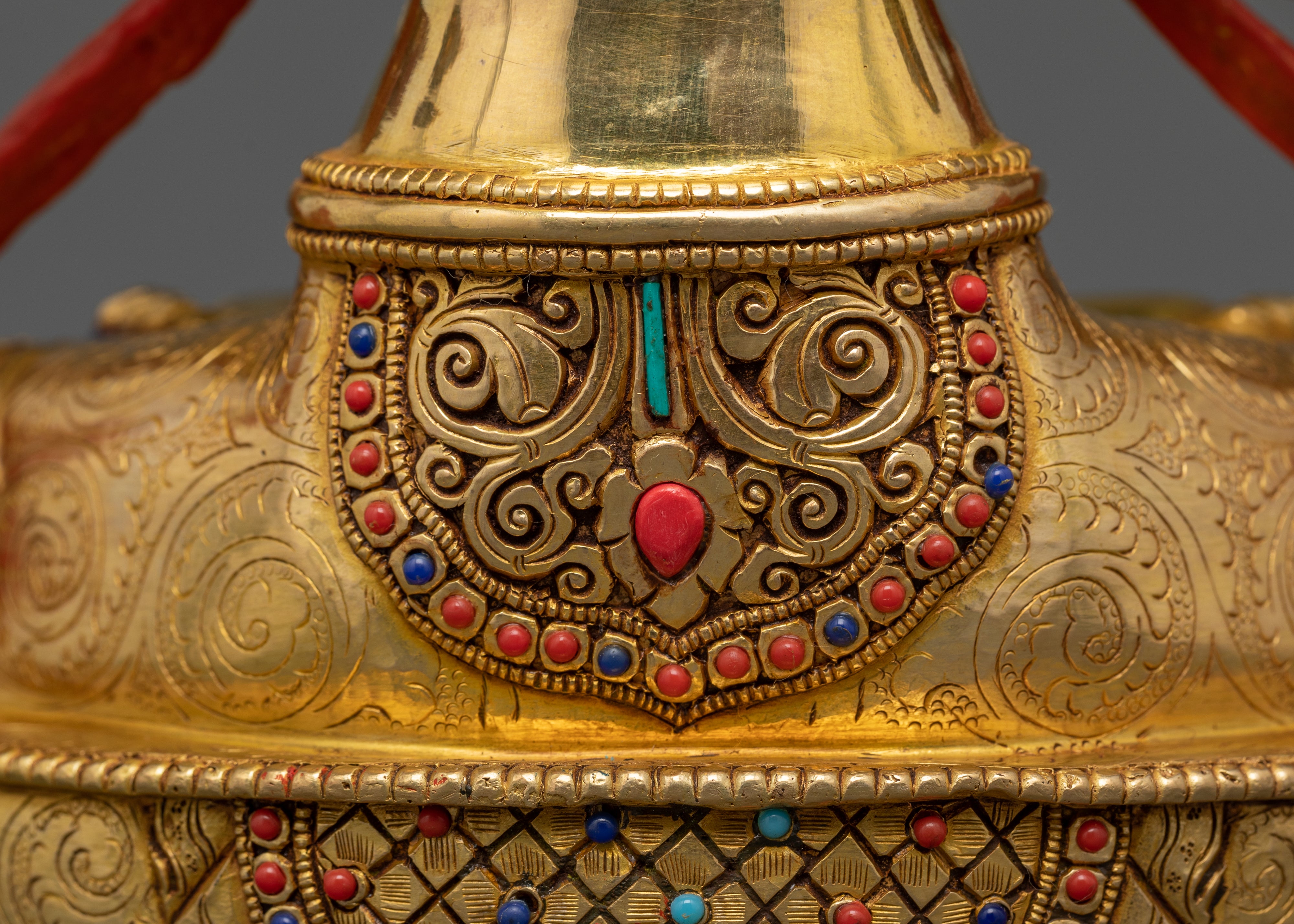 Chenrezig: Buddhist Avalokiteshvara Statue Glided with 24K Gold