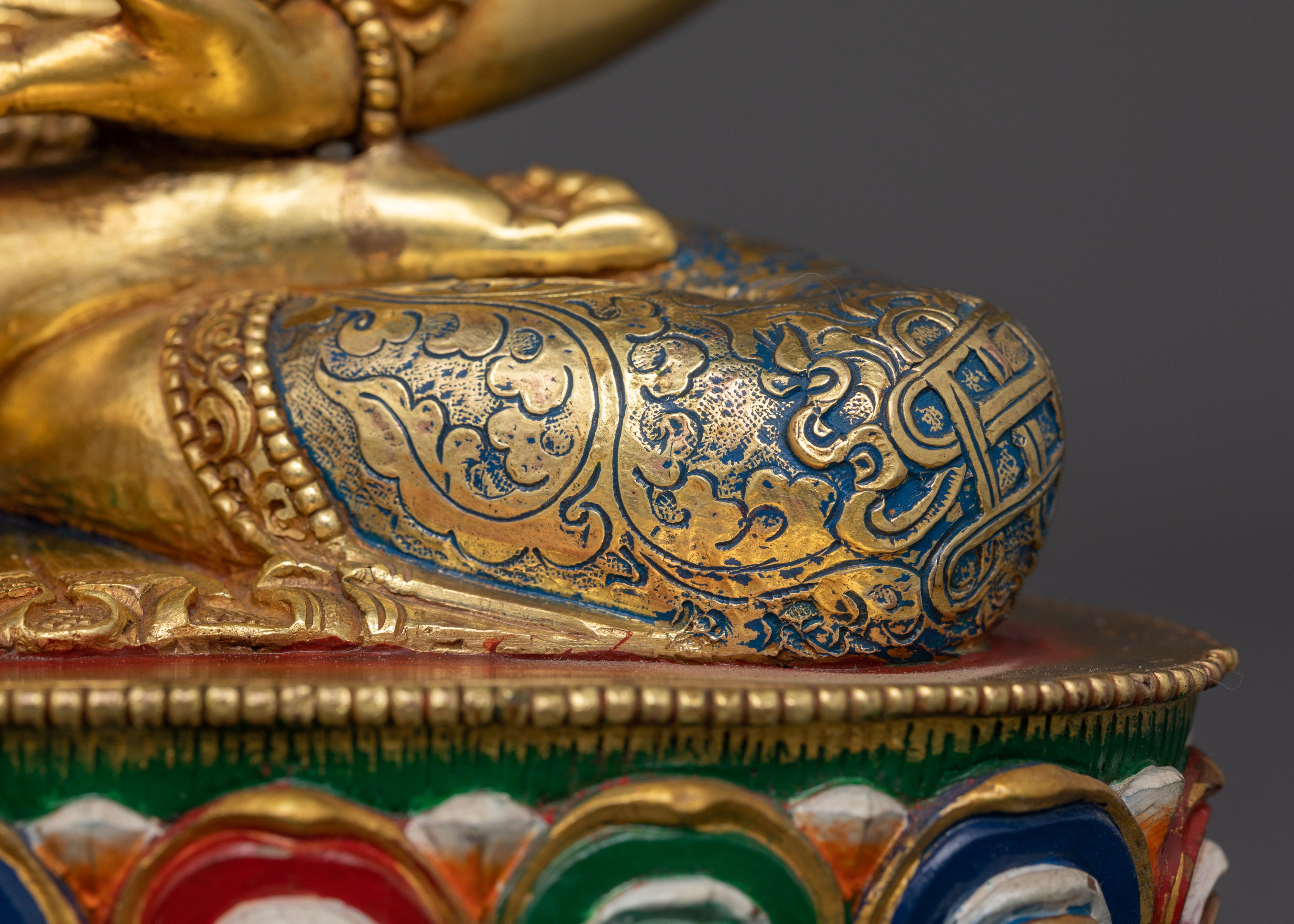 Radiant Majesty: The Crowned Shakyamuni Buddha in Gold