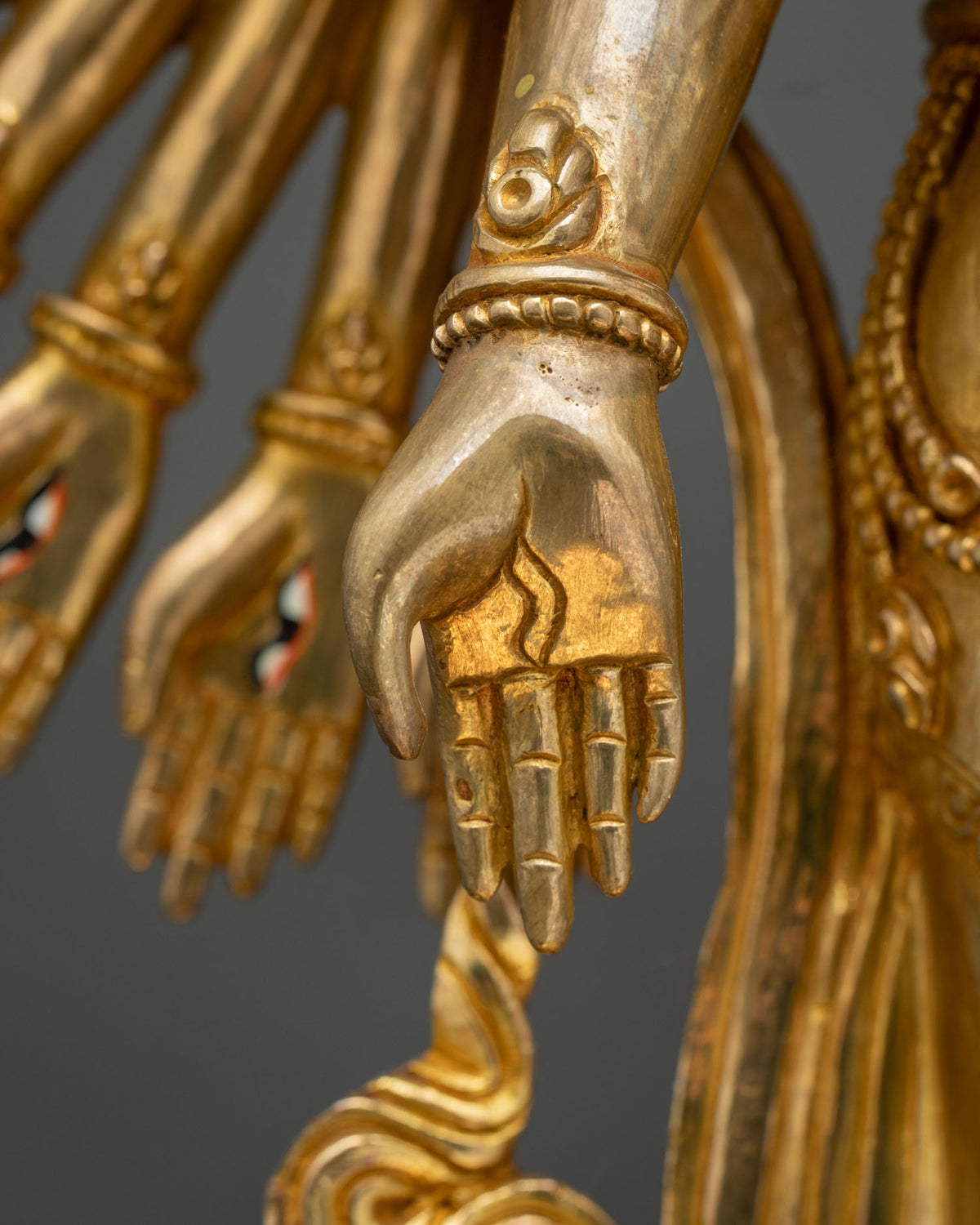Vivid Thousand-Armed Chenrezig Statue | Life-Sized Buddhist Altarpiece