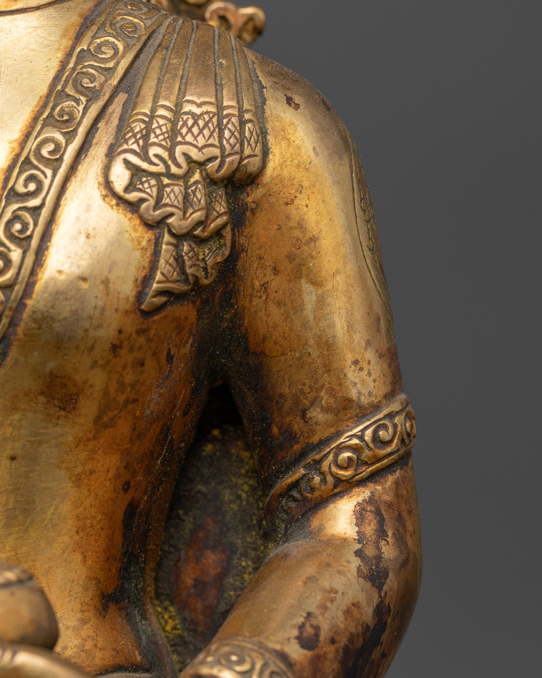 Antique Buddha Amitabha Statue: Symbolizing Infinite Compassion