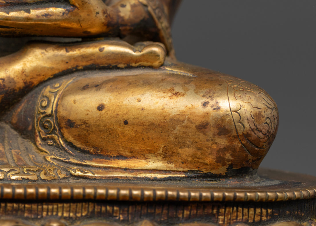 Antique Buddha Amitabha Statue: Symbolizing Infinite Compassion