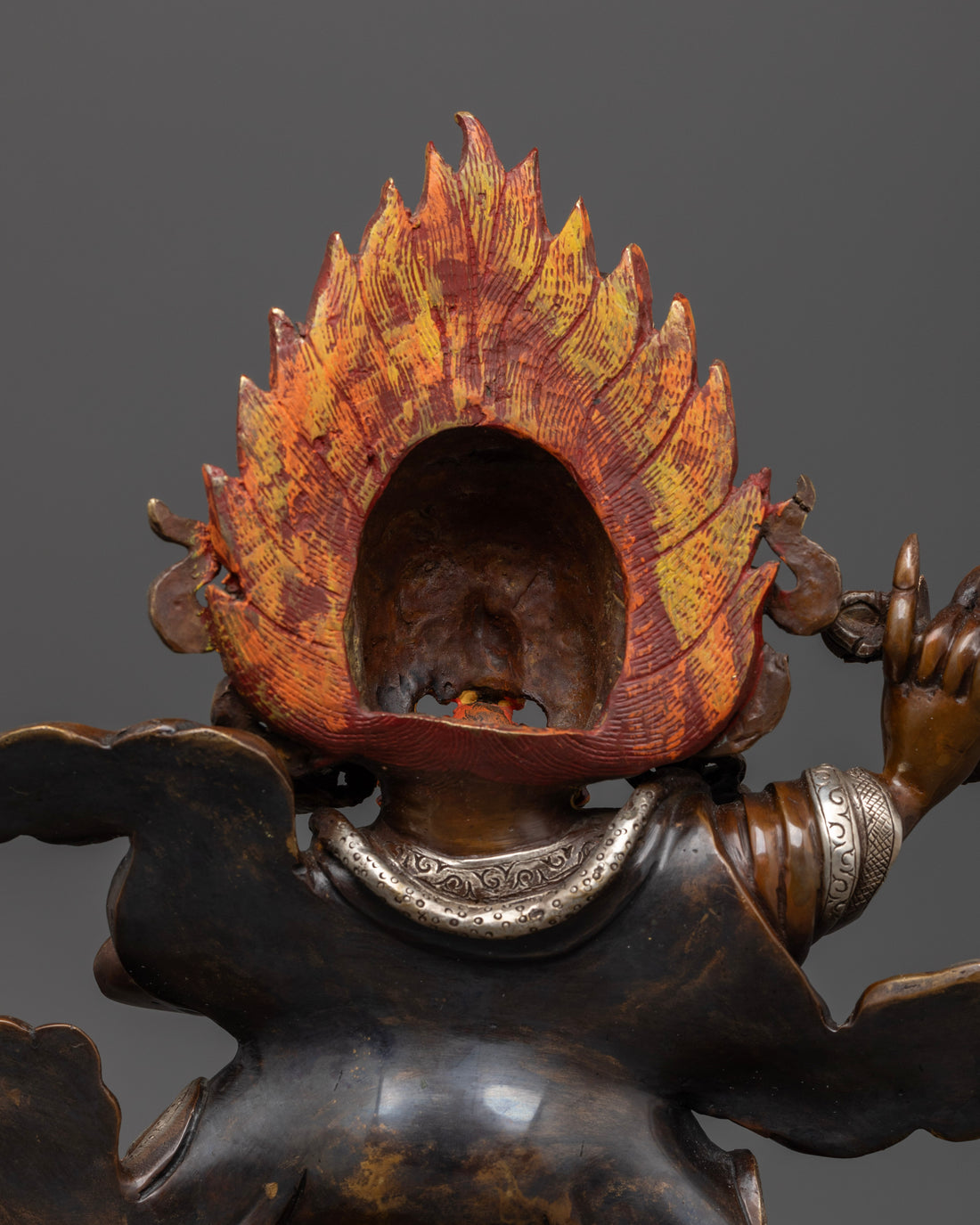 Mahakala Bernegchen Statue: Powerful Tibetan Protector