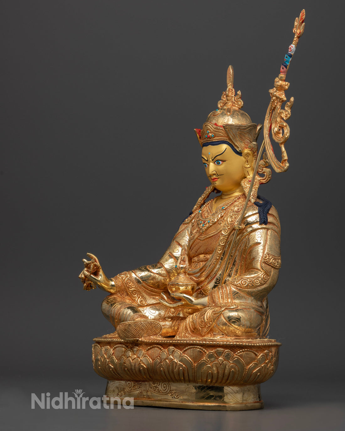 Guru Rinpoche Statue: Invoking Protection & Wisdom