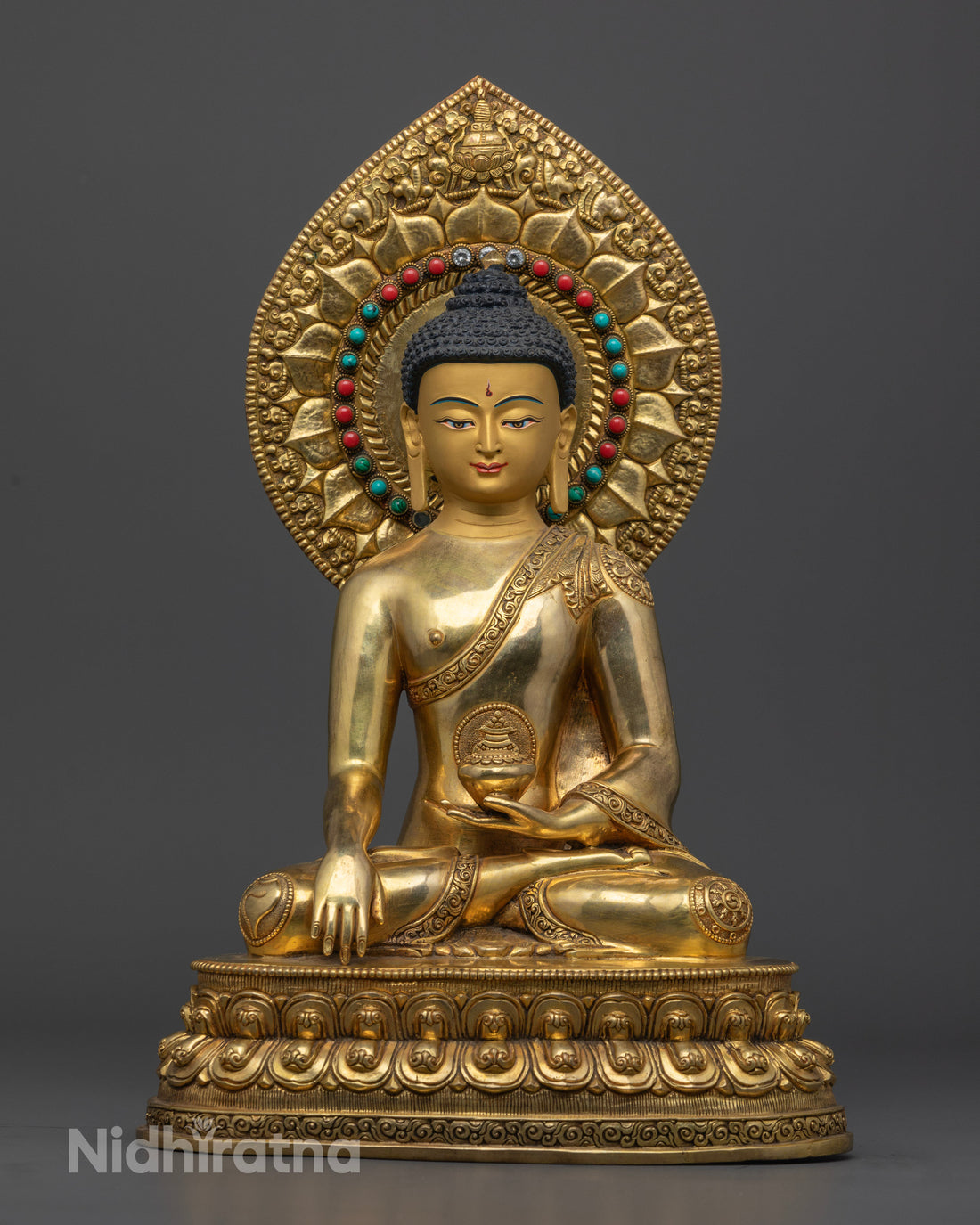 Shakyamuni Buddha Statue: Perfect for Meditation