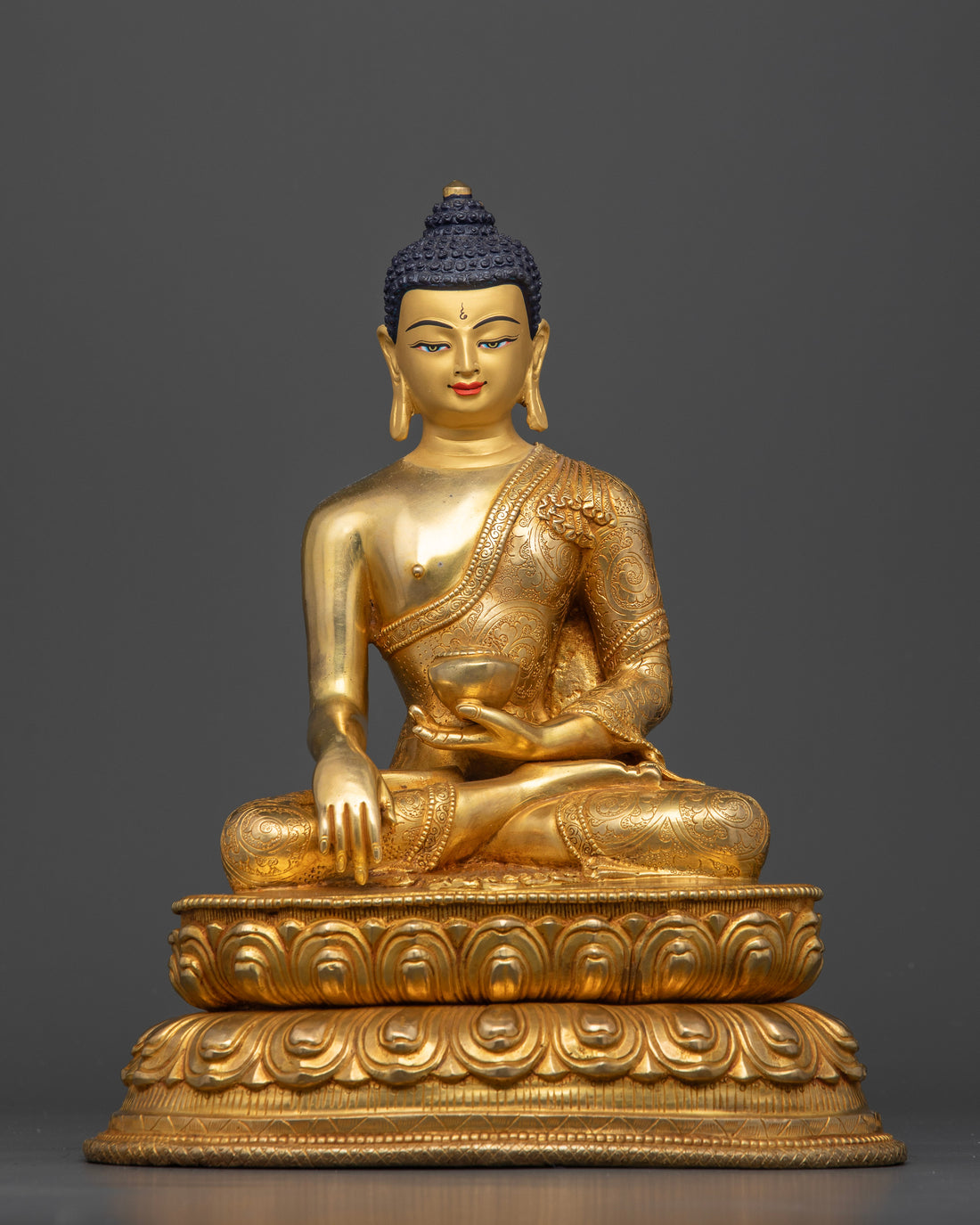 Buddha Shakyamuni Statue - Embodiment of Enlightenment and Compassion