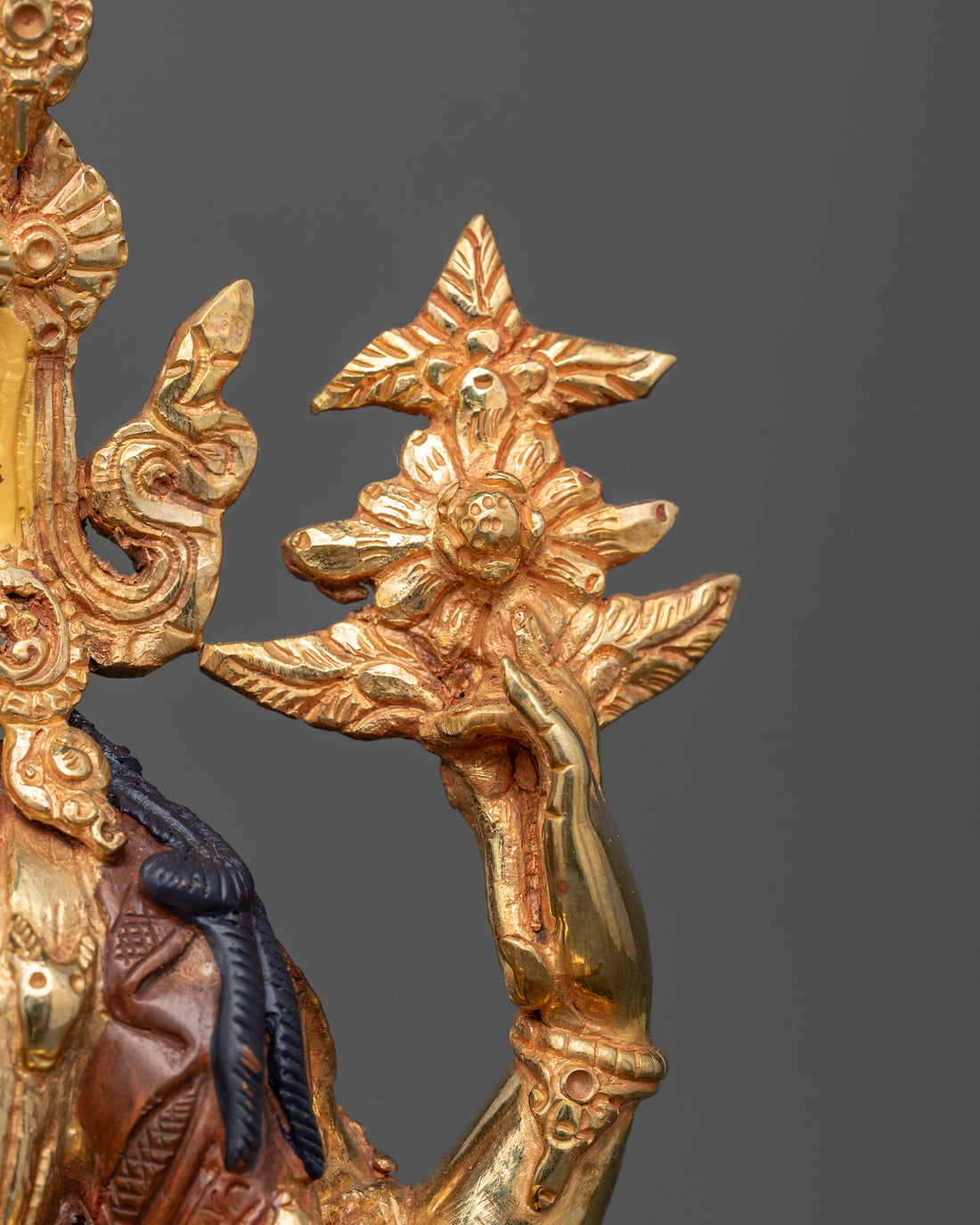 Chenrezig Avalokiteshvara Statue: The Embodiment of Compassion in Gold and Copper