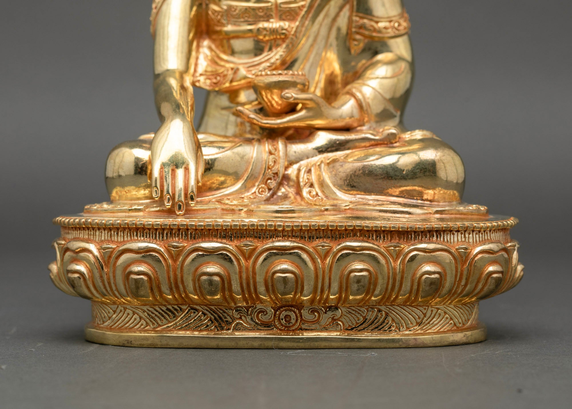 Buddha Shakyamuni Statue - A Timeless Symbol of Serenity