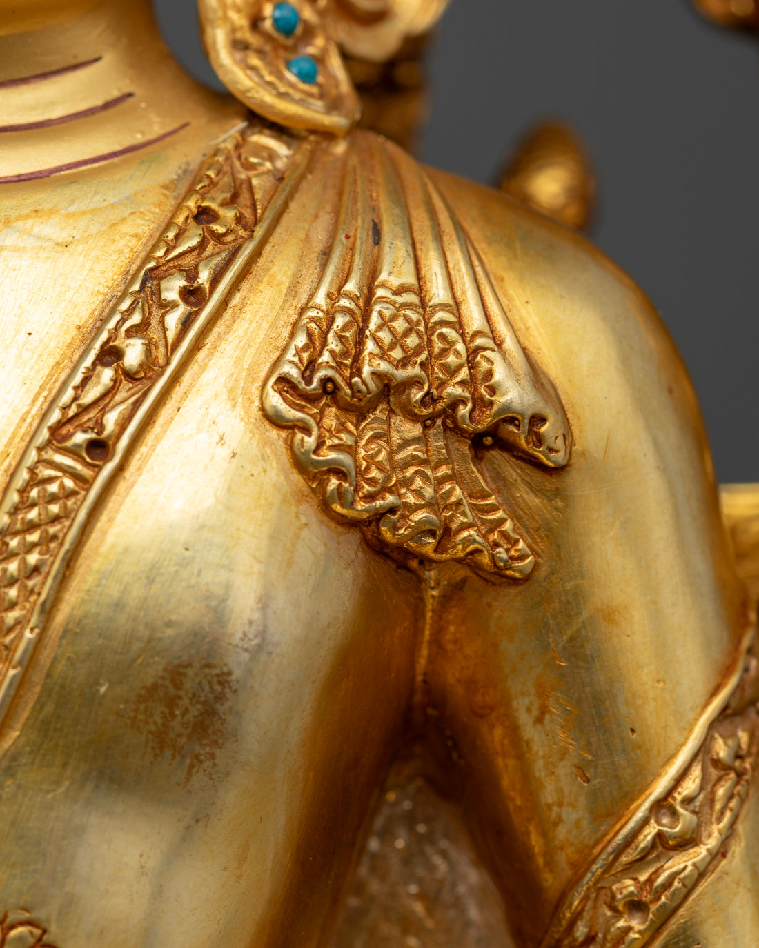 Crowned Buddha Sakyamuni: The Regal Sage of Enlightenment