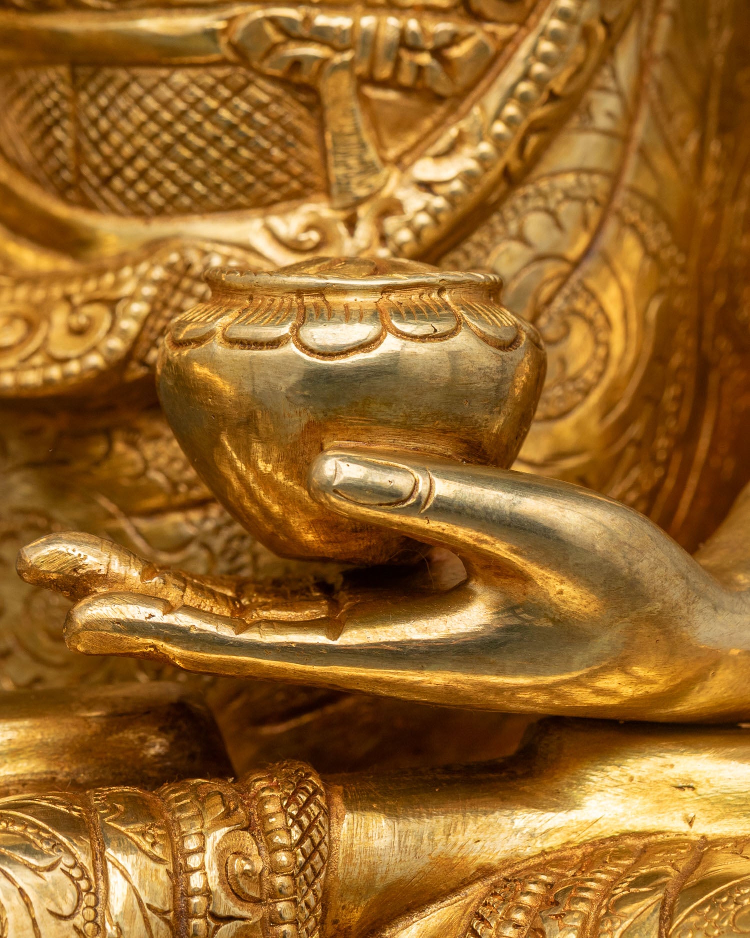 Seated Shakyamuni Buddha Statue | Fine Quality Spiritual Artwork