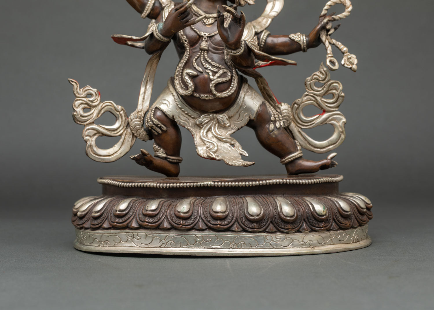 Four-Armed Vajrapani Statue – Buddhist Dharma Protector Art