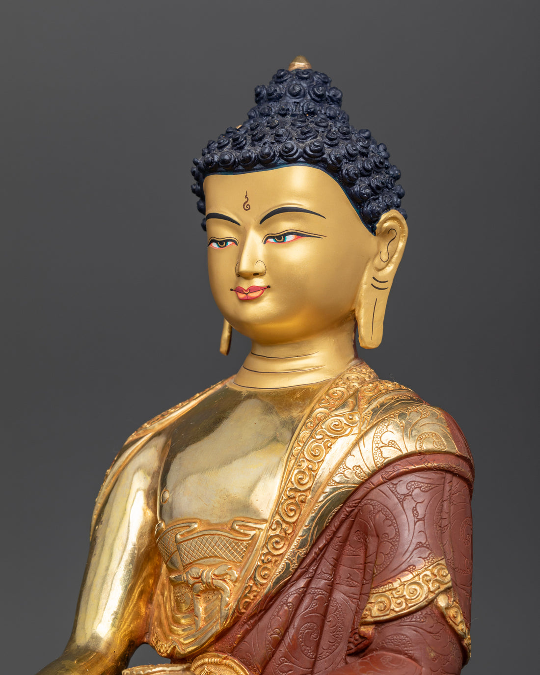 Buddha Shakyamuni Statue: Embodiment of Enlightenment and Compassion