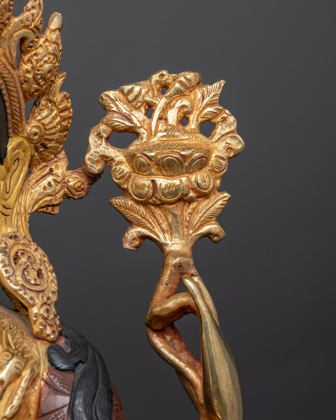 Four-Armed Chenrezig Statue: A Testament to Divine Craftsmanship