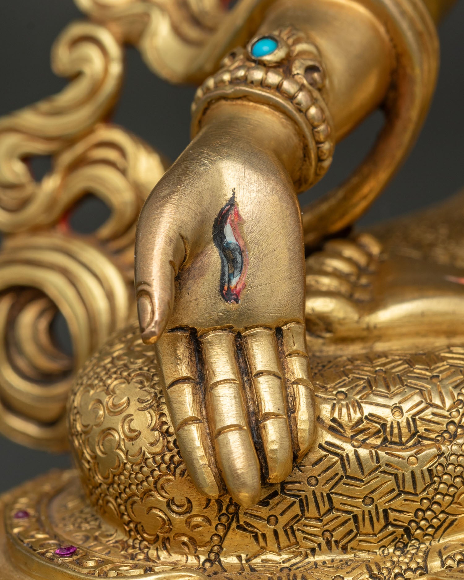 White Tara Statue – Seven-Eyed Goddess of Compassion