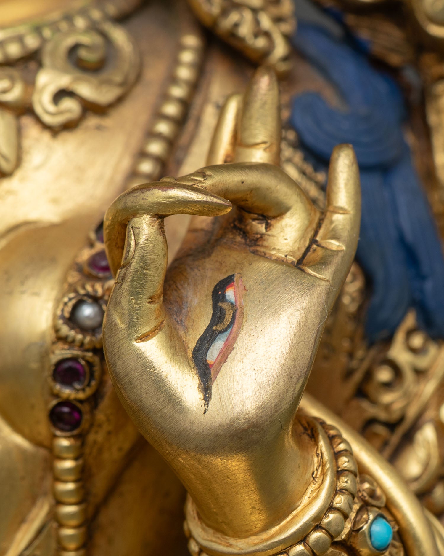 White Tara Statue – Seven-Eyed Goddess of Compassion