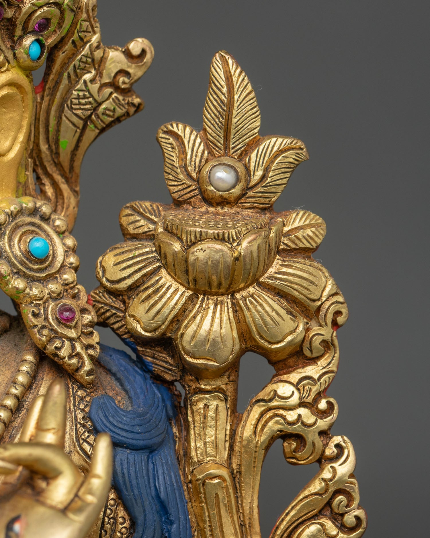 White Tara Statue – Seven-Eyed Goddess of Compassion