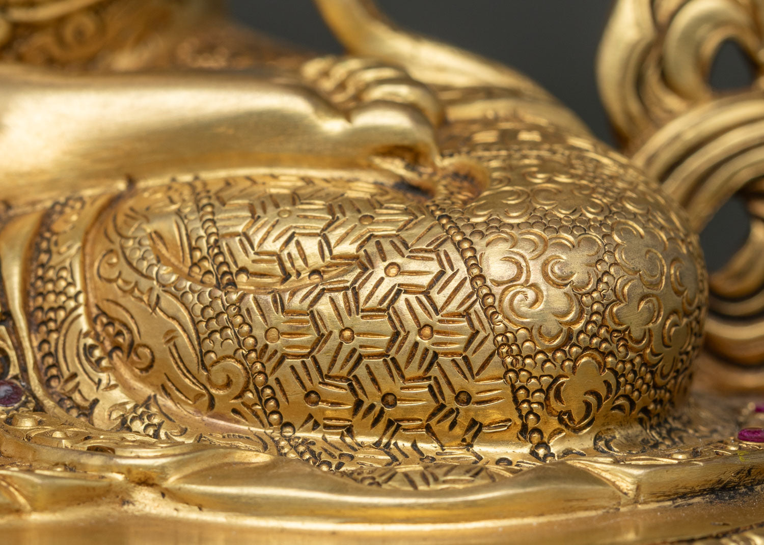 White Tara Statue – Seven-Eyed Goddess of Compassion