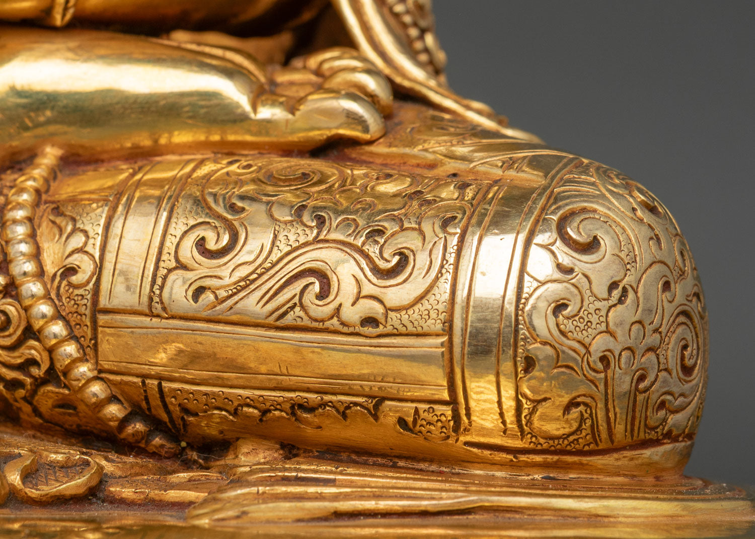 Crowned Buddha Statue | Path to Serenity and Awakening