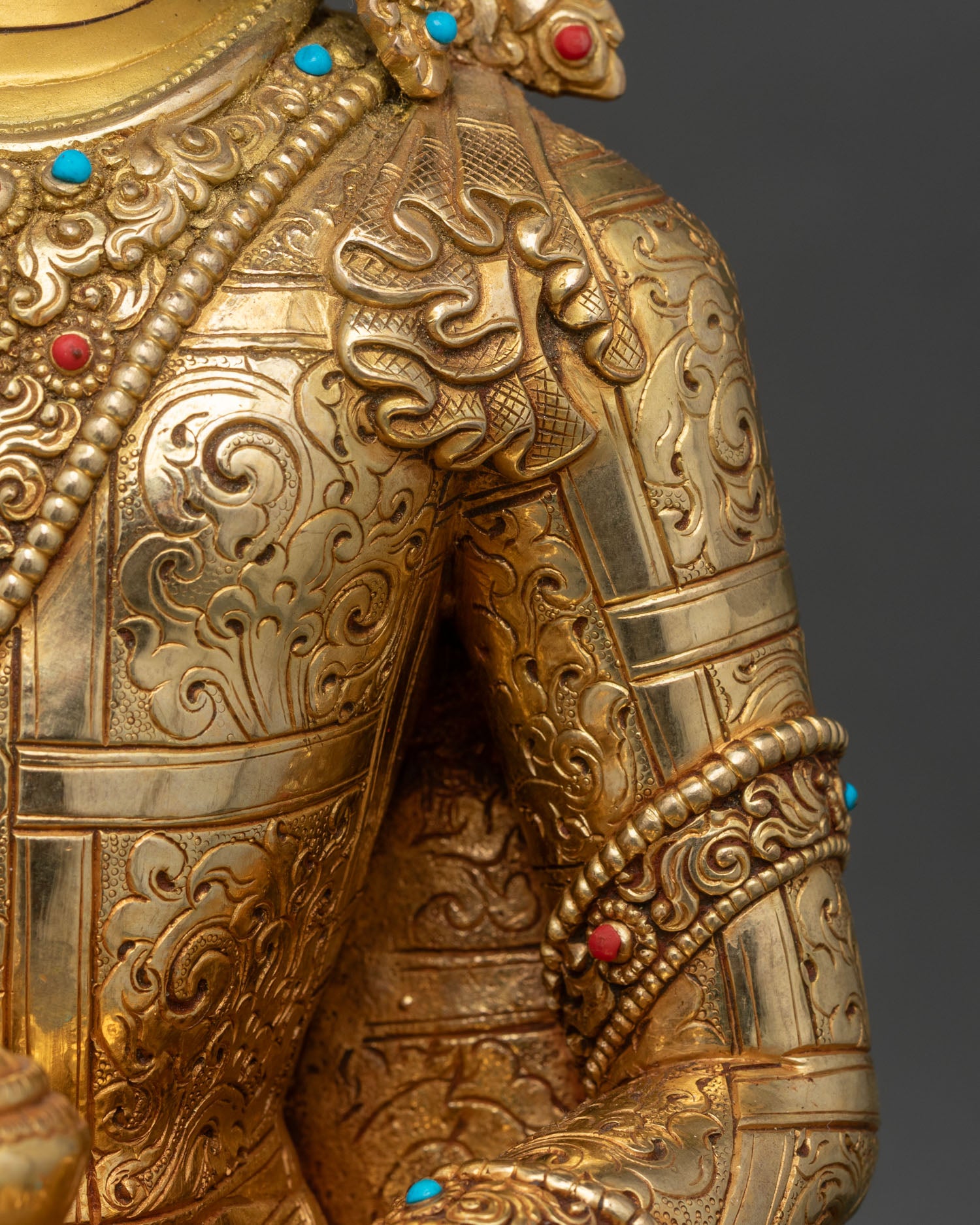 Crowned Buddha Statue | Path to Serenity and Awakening