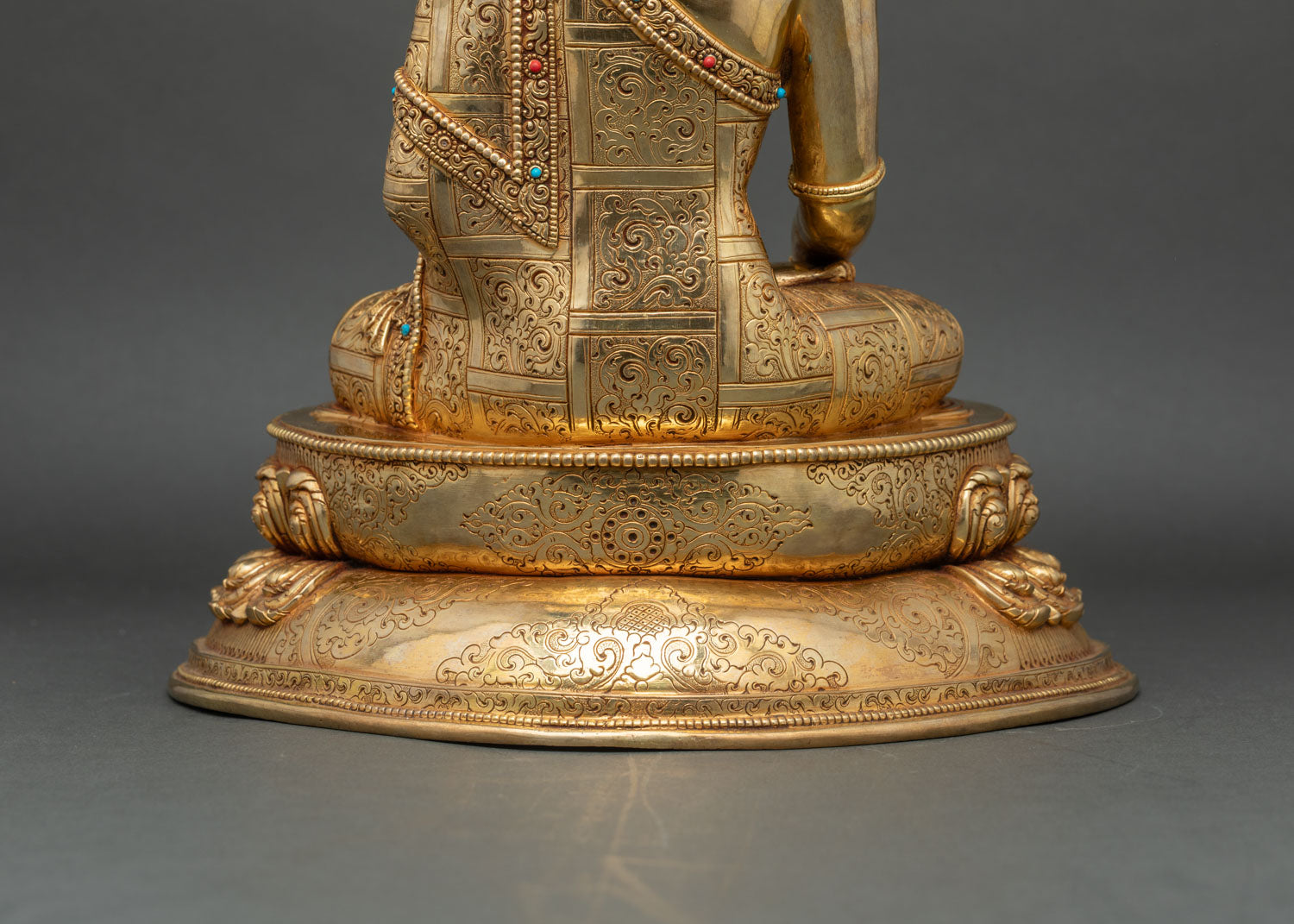Crowned Buddha Statue | Path to Serenity and Awakening