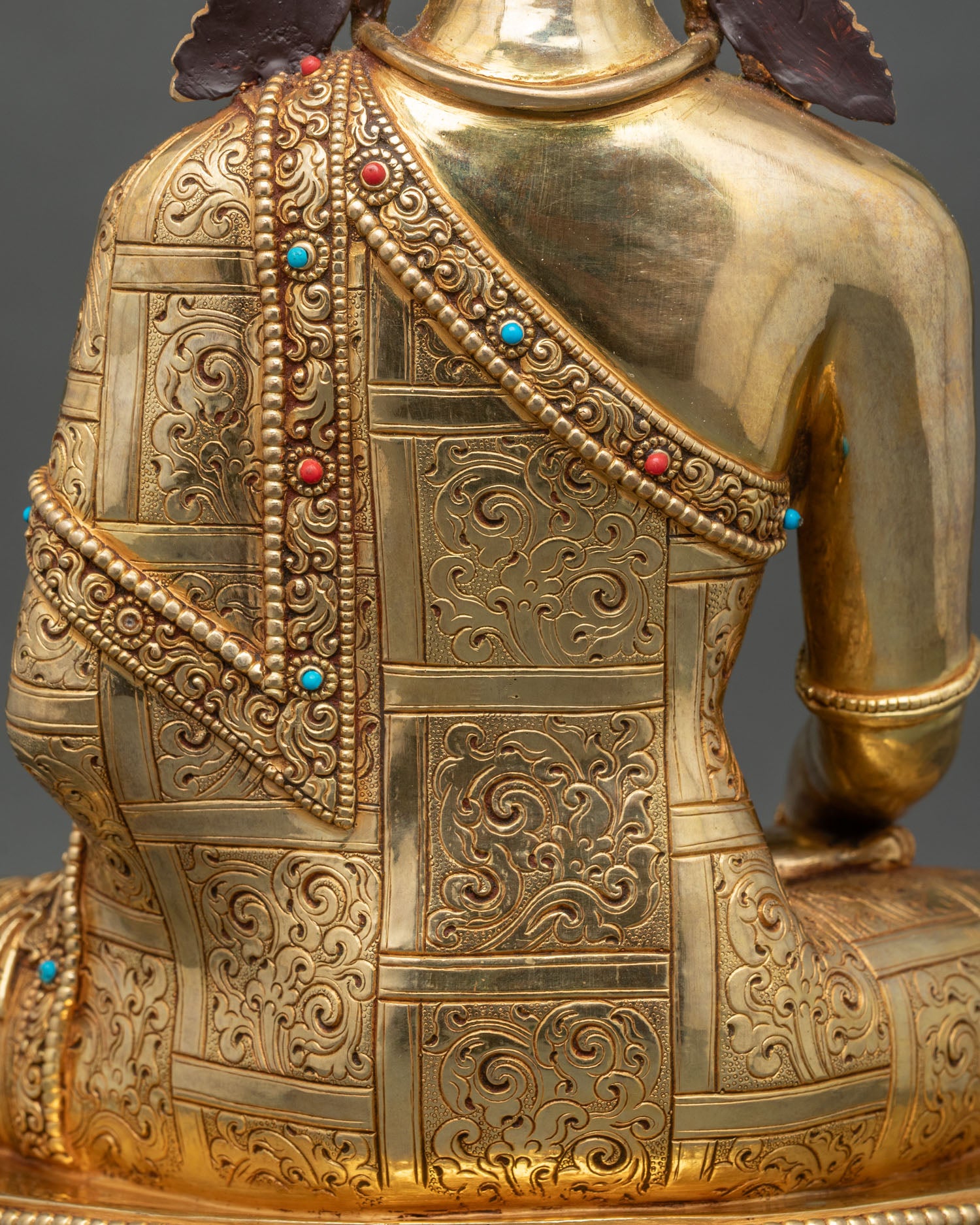 Crowned Buddha Statue | Path to Serenity and Awakening