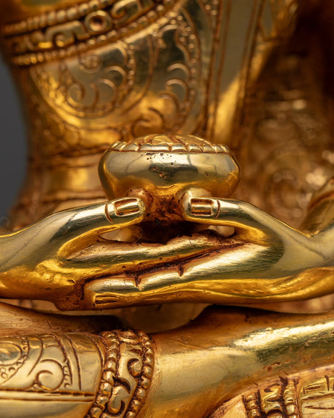 Amitabha Buddha Statue: A Symbol of Infinite Light and Compassion