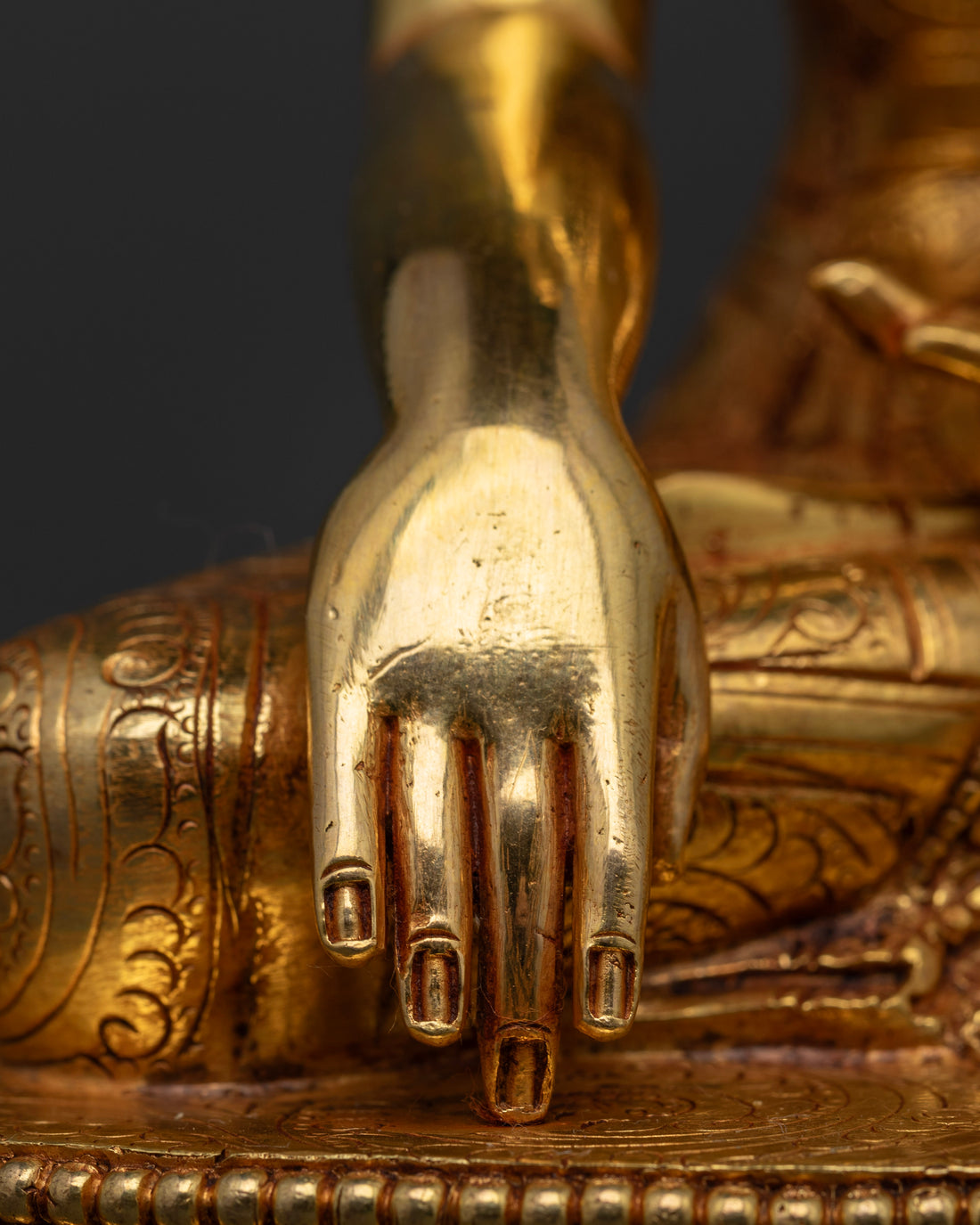 Handcrafted Beauty: Gold Face Shakyamuni Buddha Statue