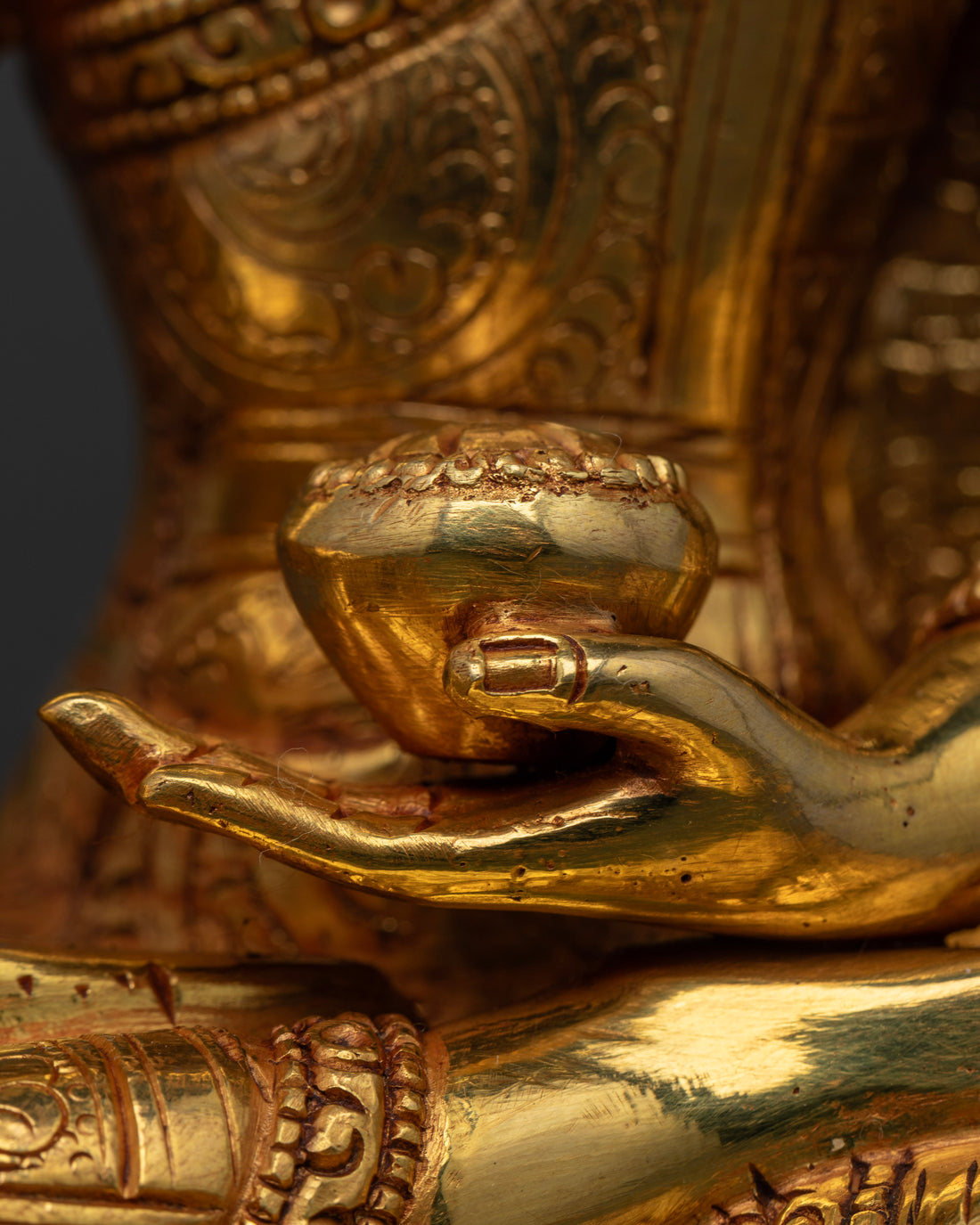 Handcrafted Beauty: Gold Face Shakyamuni Buddha Statue