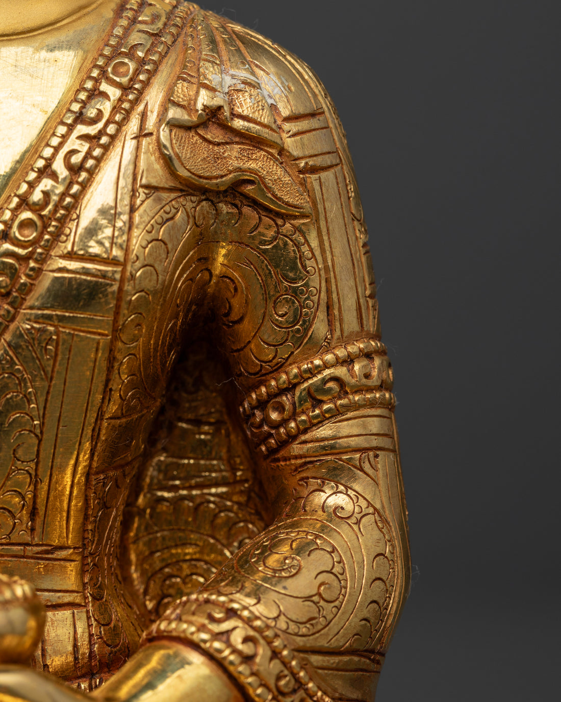 Handcrafted Beauty: Gold Face Shakyamuni Buddha Statue