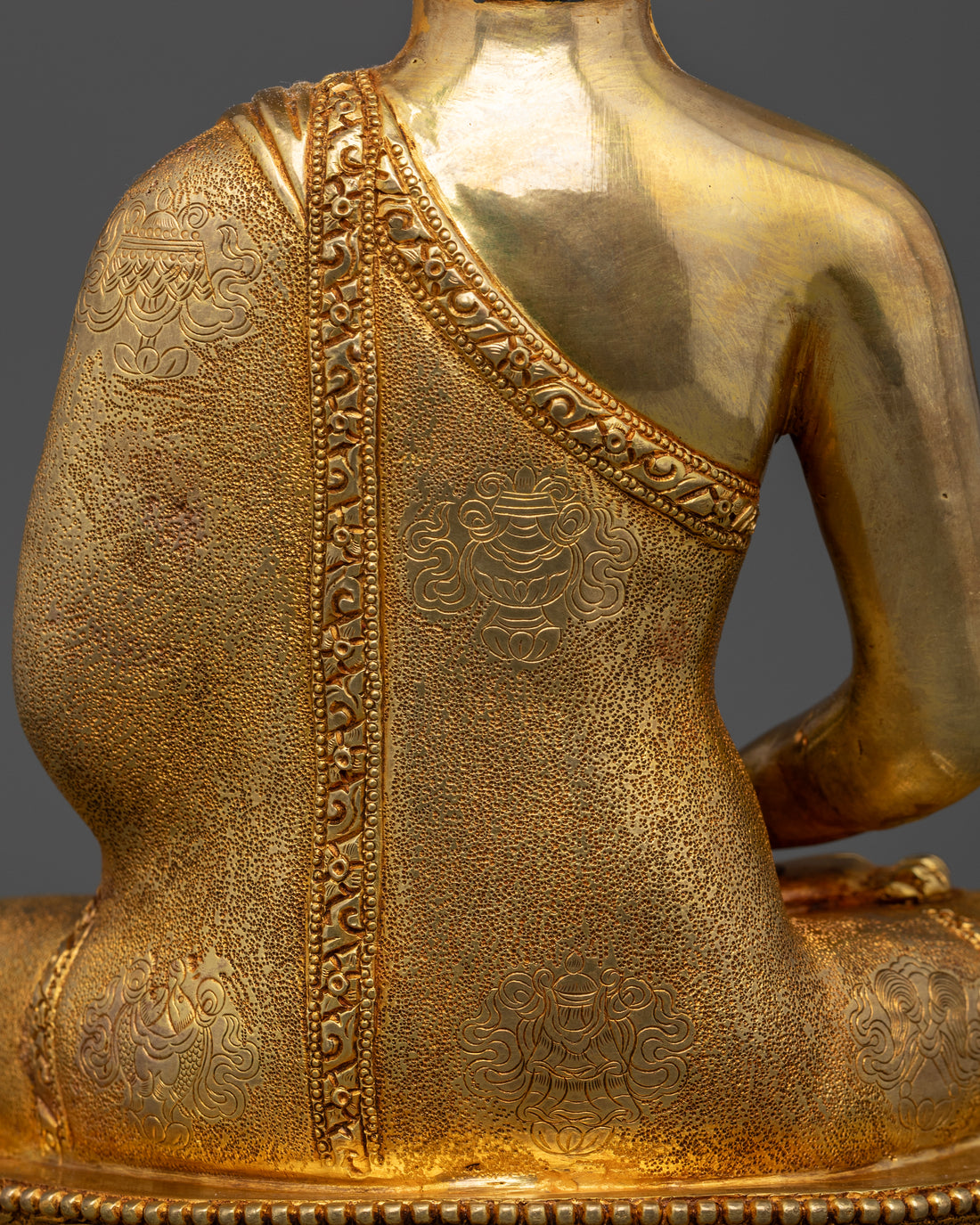 Amitabha Buddha Statue: Bring Light and Tranquility Home