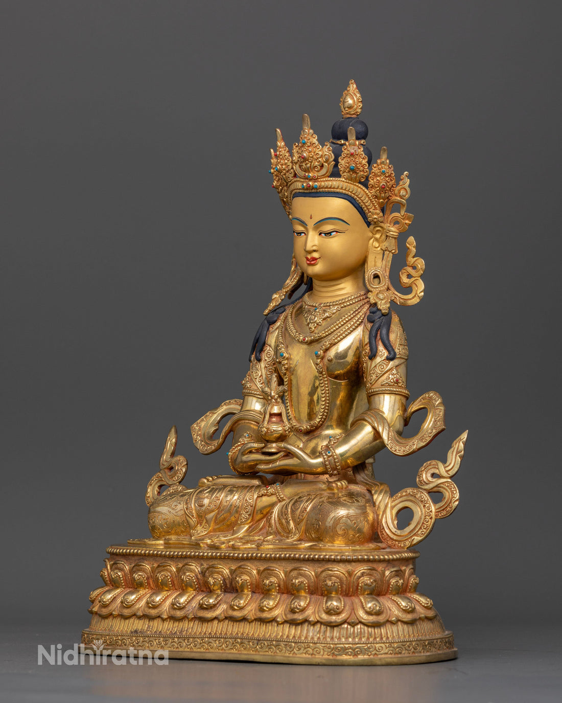 Amitayus Statue: Symbolizing Longevity and Spiritual Tranquility