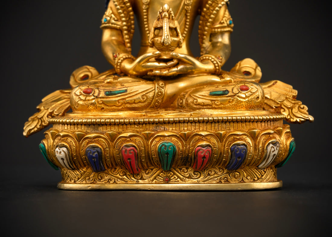 Timeless Grace: The Radiant Presence of Buddha Amitayus