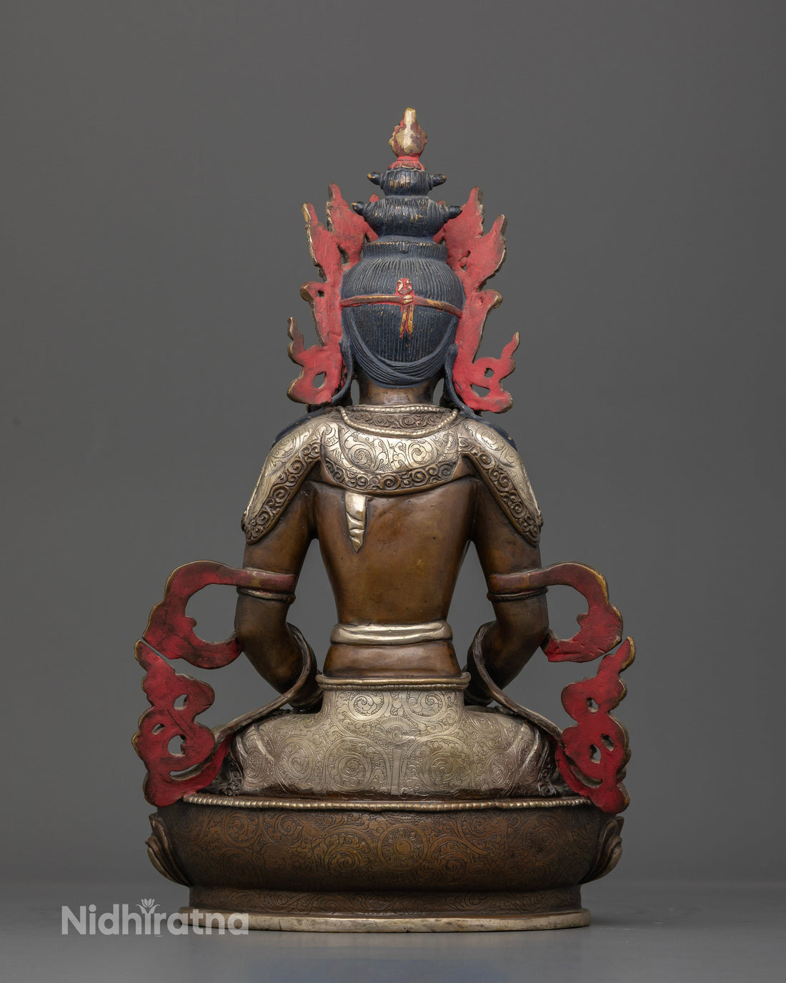 Handcrafted Divinity: The Exquisite Amitayus Statue