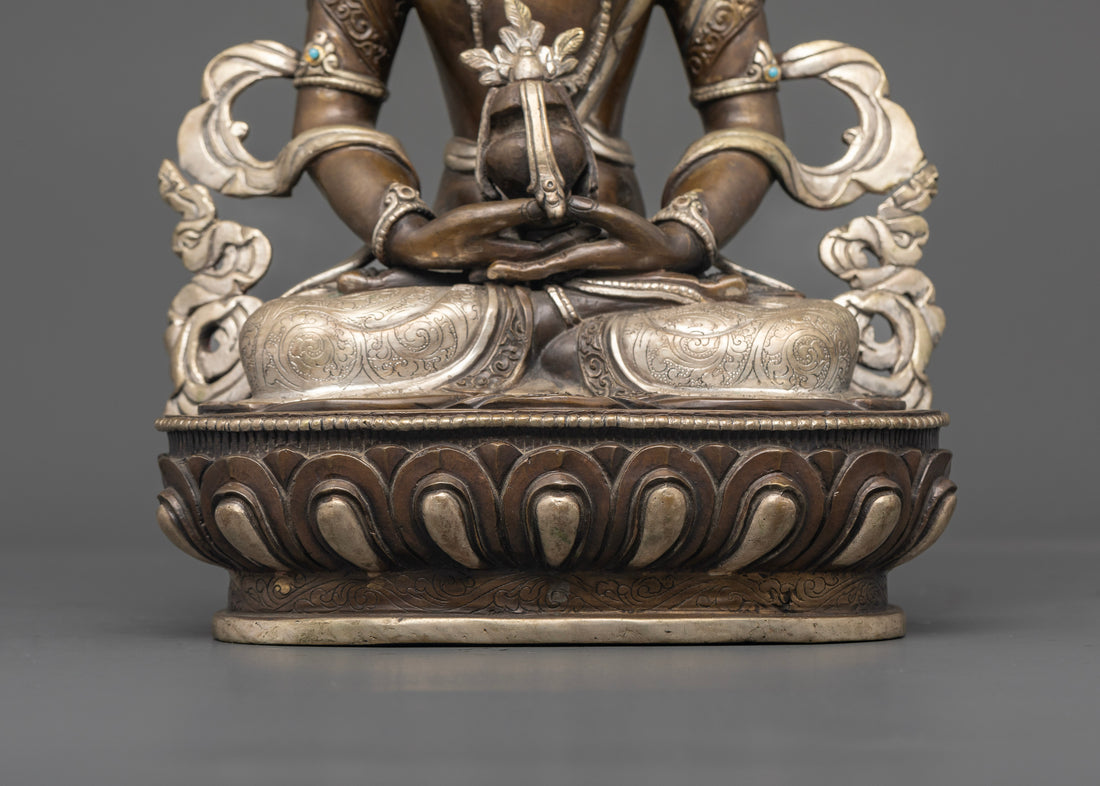 Handcrafted Divinity: The Exquisite Amitayus Statue