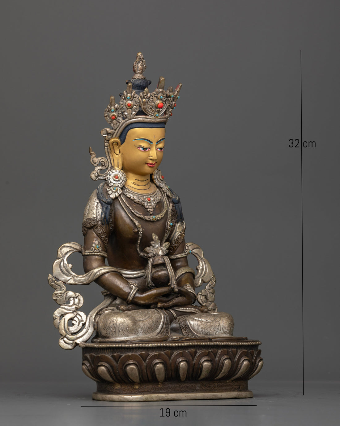 Handcrafted Divinity: The Exquisite Amitayus Statue