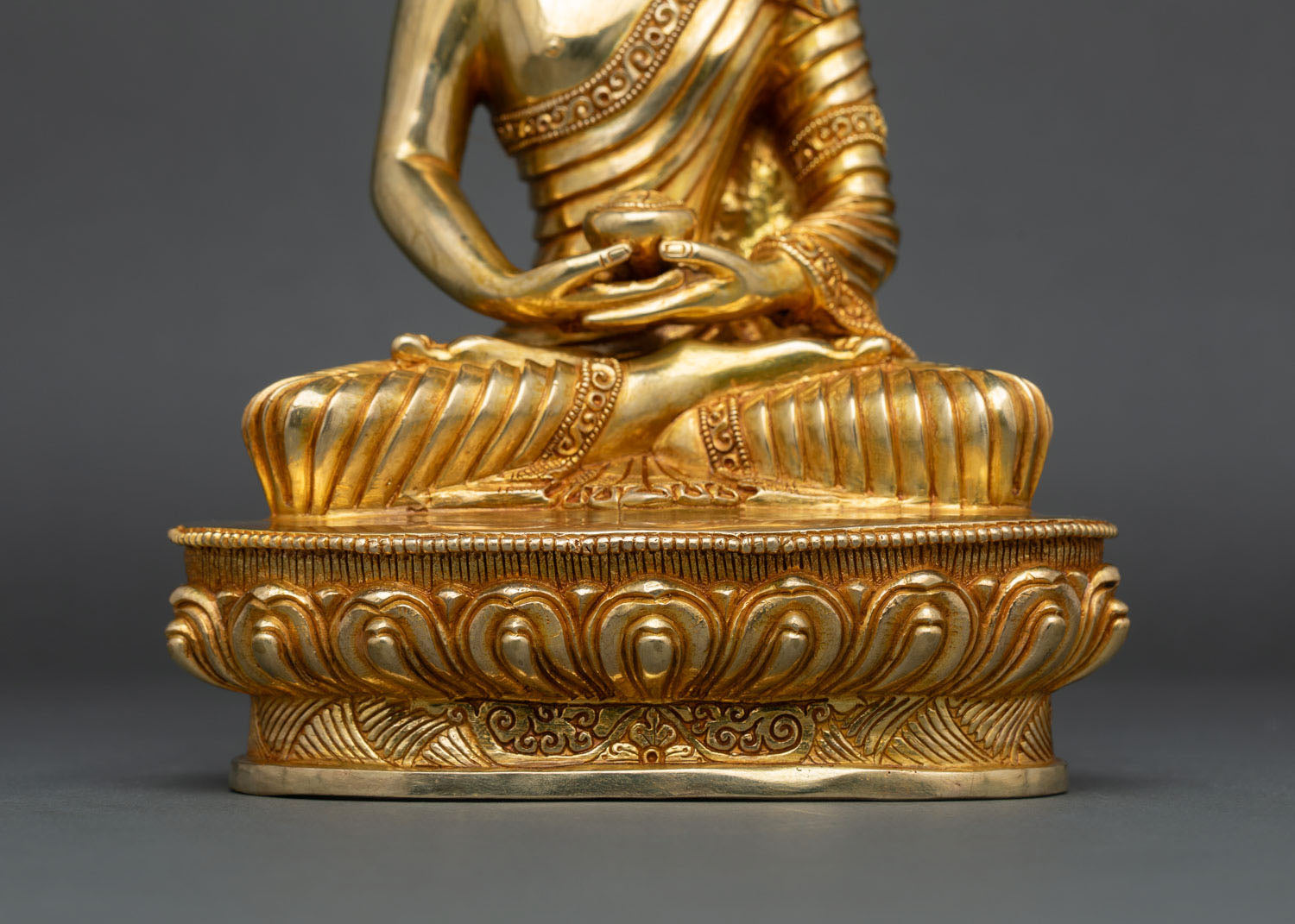 Amitabha Buddha Statue – Symbol of Infinite Light & Pure Land