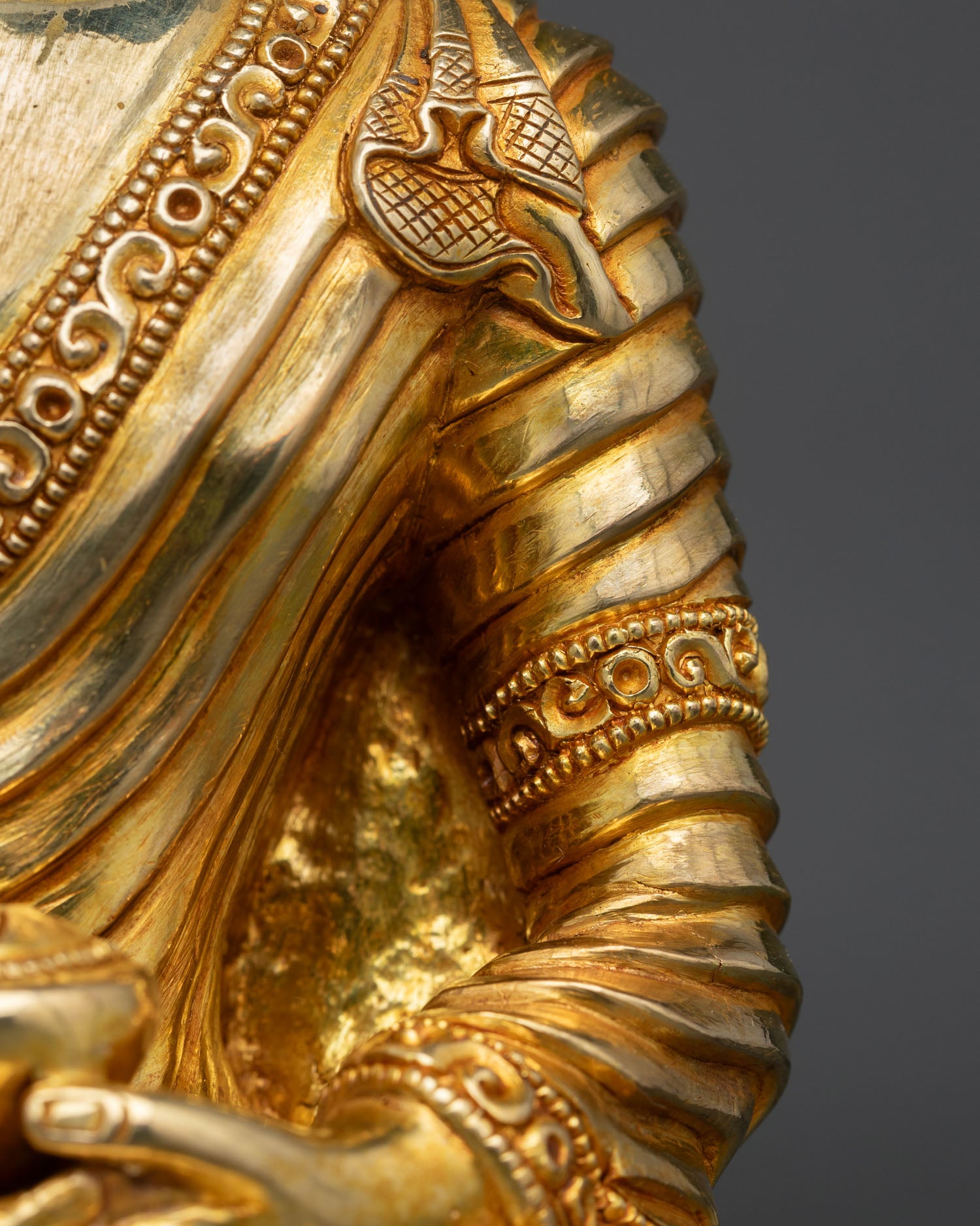 Amitabha Buddha Statue – Symbol of Infinite Light & Pure Land