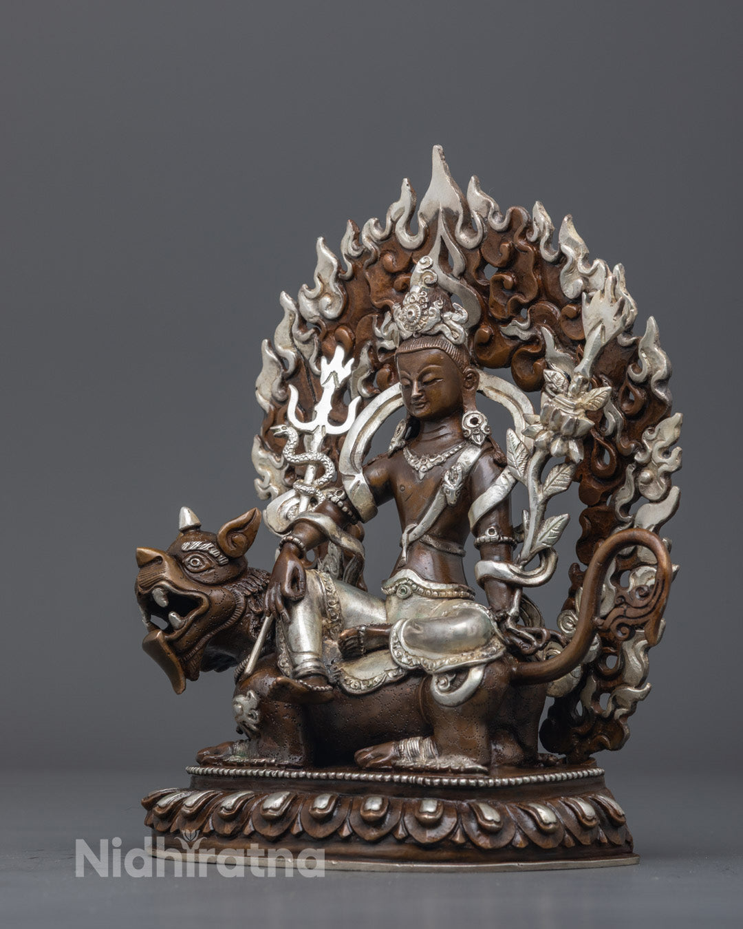 Simhanada Avalokiteshvara Statue | Traditional Tibetan Art