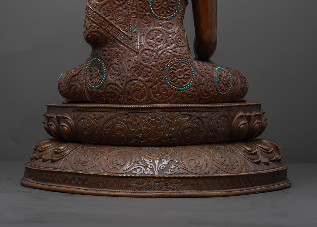 Oxidized Shakyamuni Buddha Sculpture: Timeless Elegance